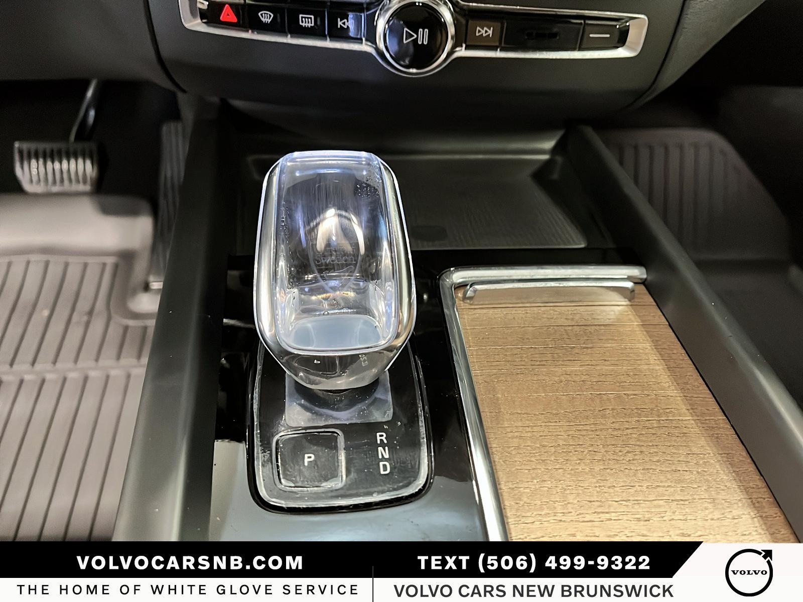 2026 Volvo XC60 B5 Plus Dark Theme