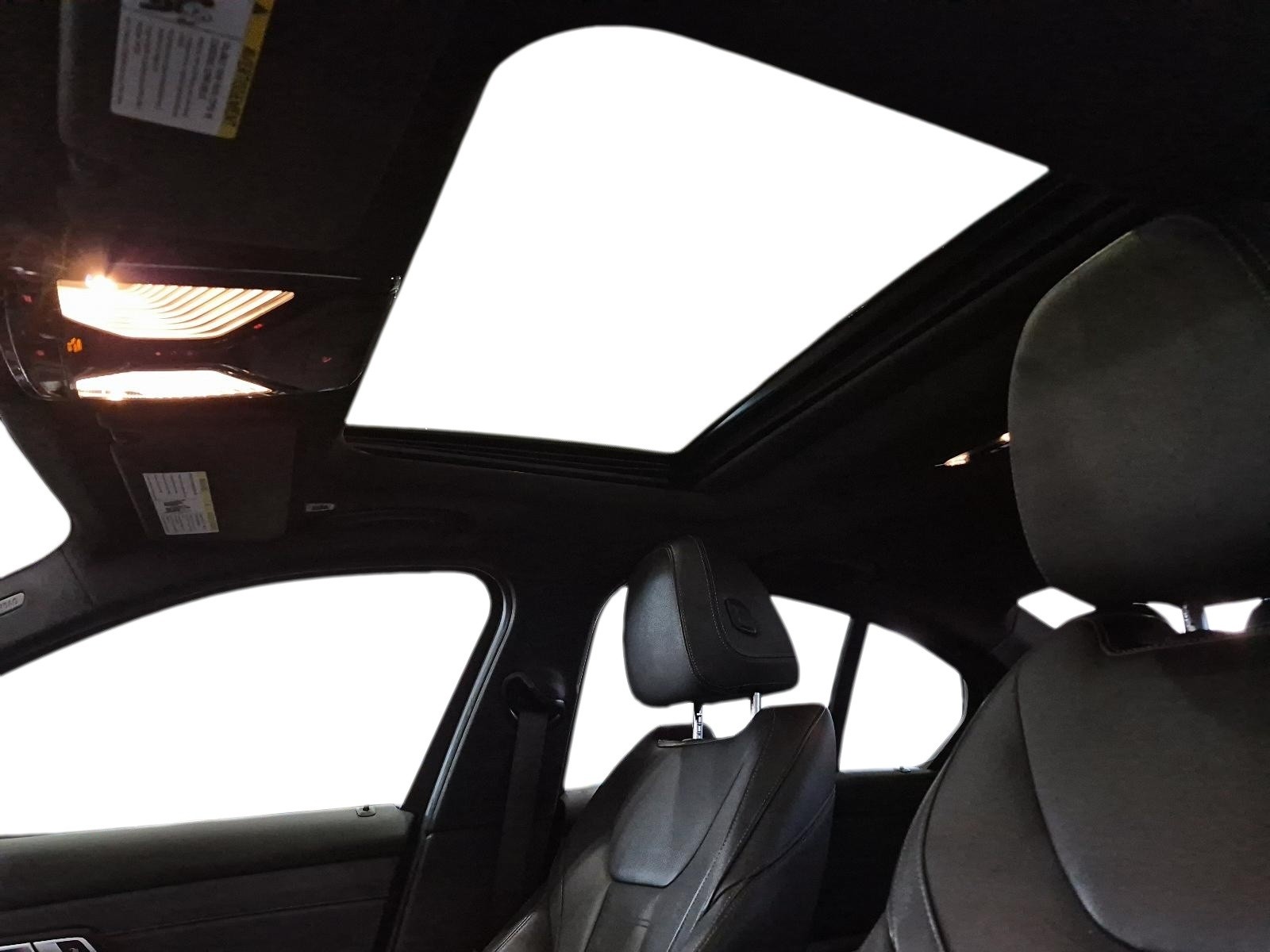 2021 BMW 330 i xDrive