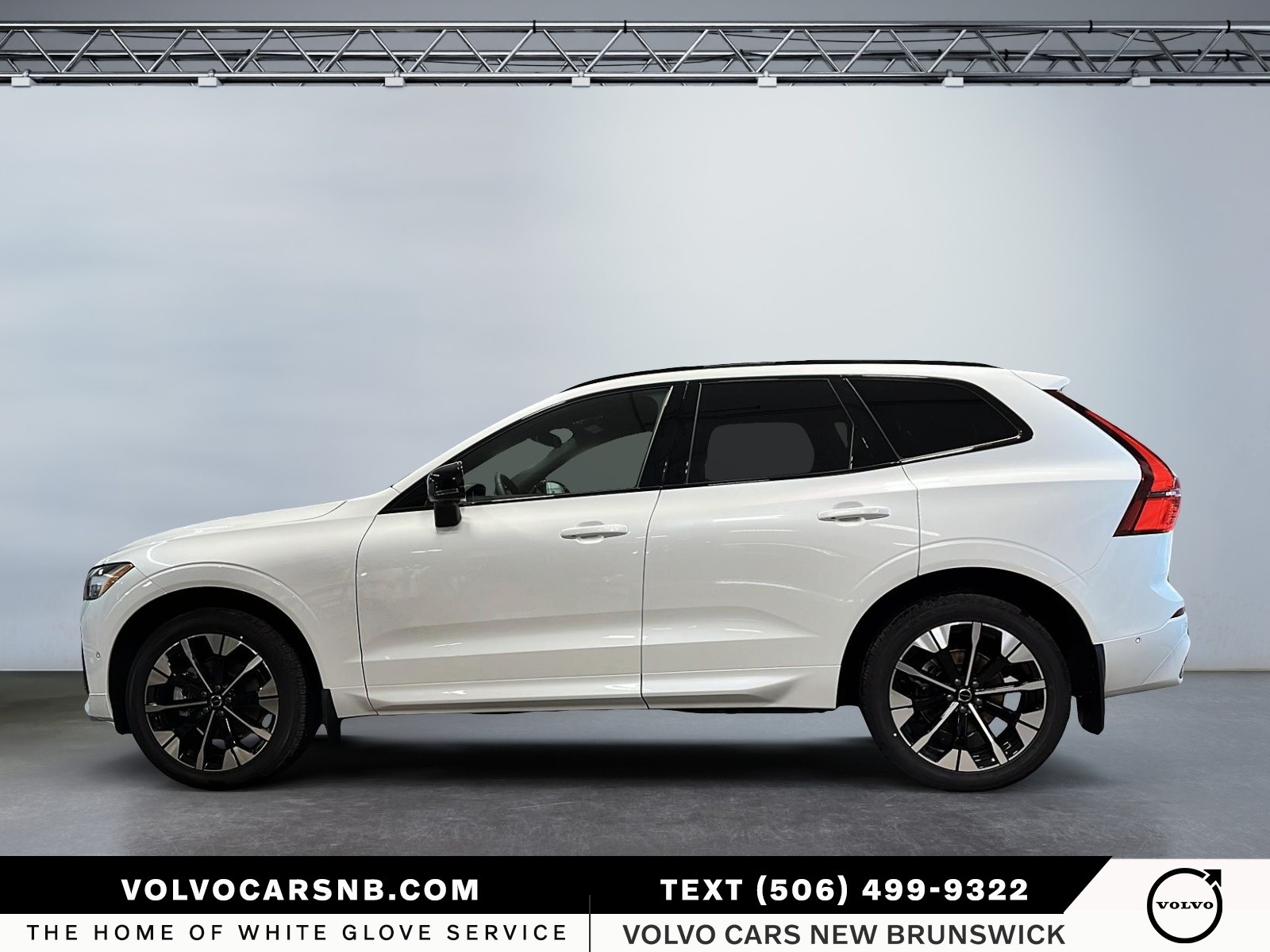2026 Volvo XC60 B5 Plus Dark Theme