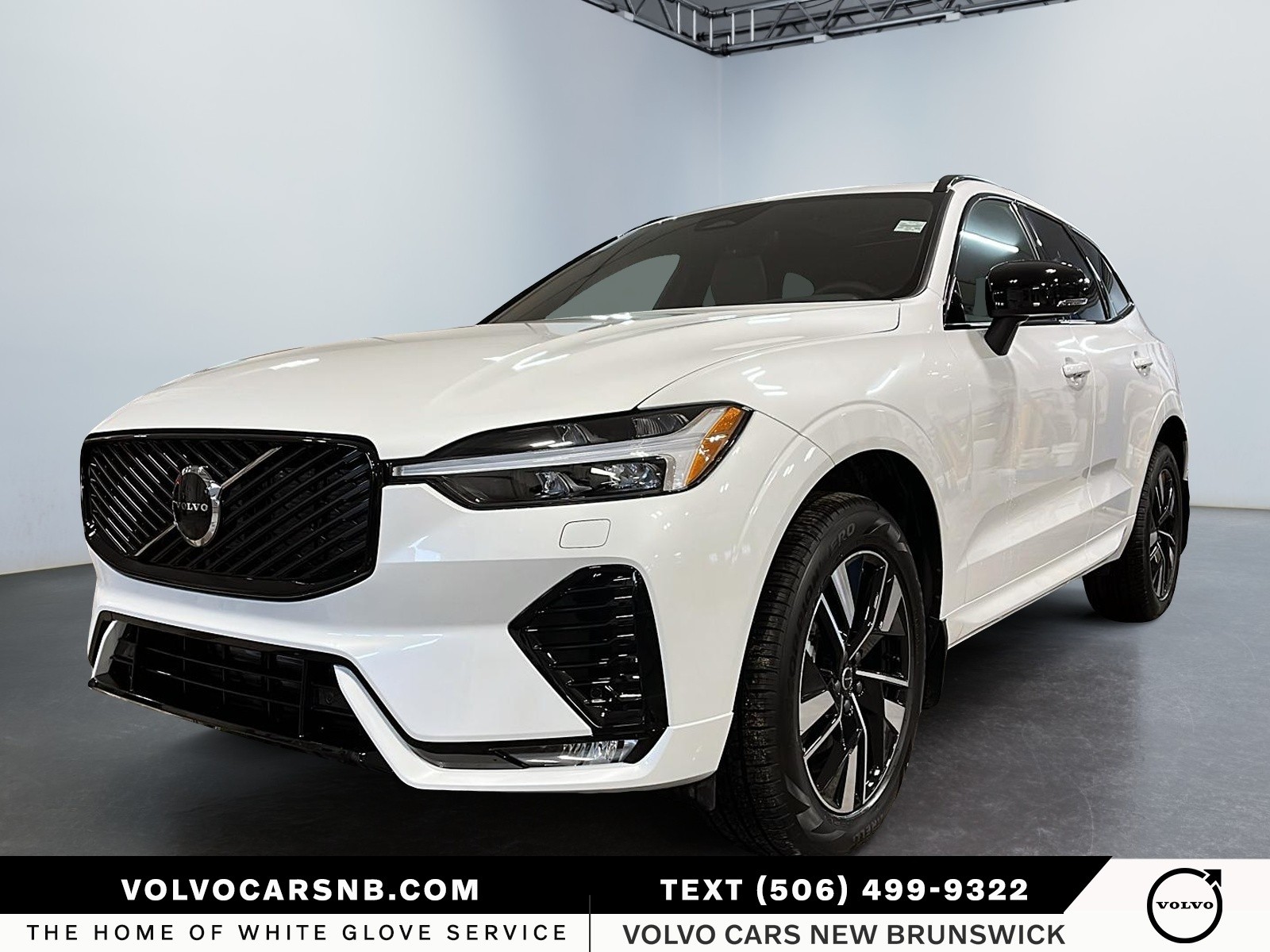 2026 Volvo XC60  B5 Core Dark Theme