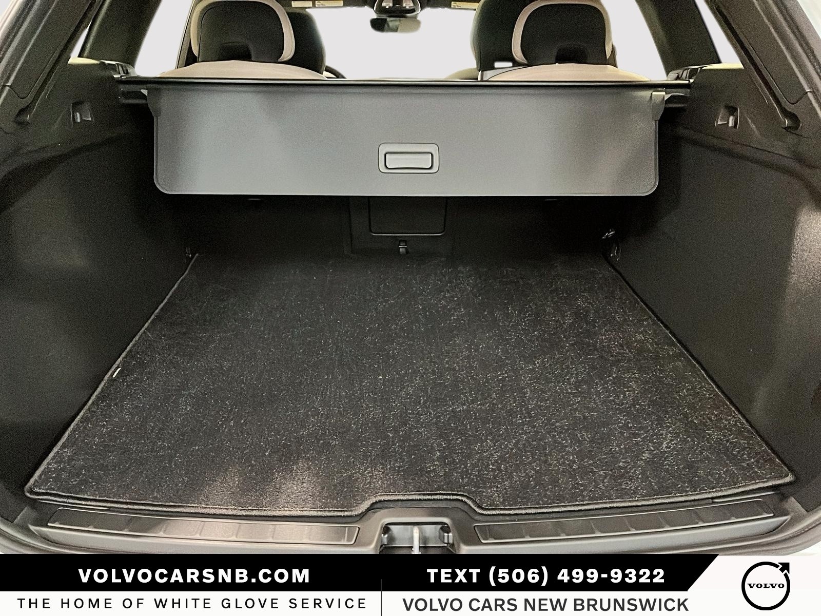 2026 Volvo XC60 B5 Core Dark Theme