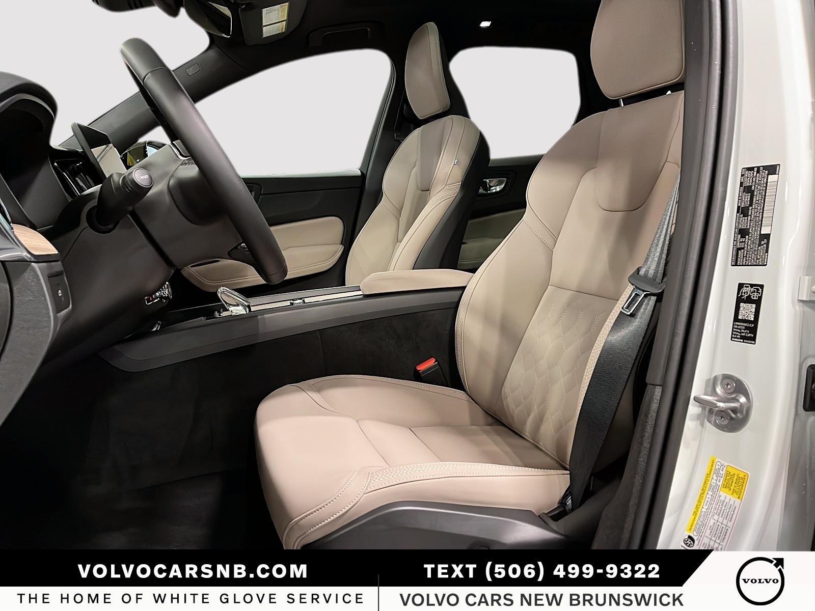 2026 Volvo XC60 B5 Core Dark Theme