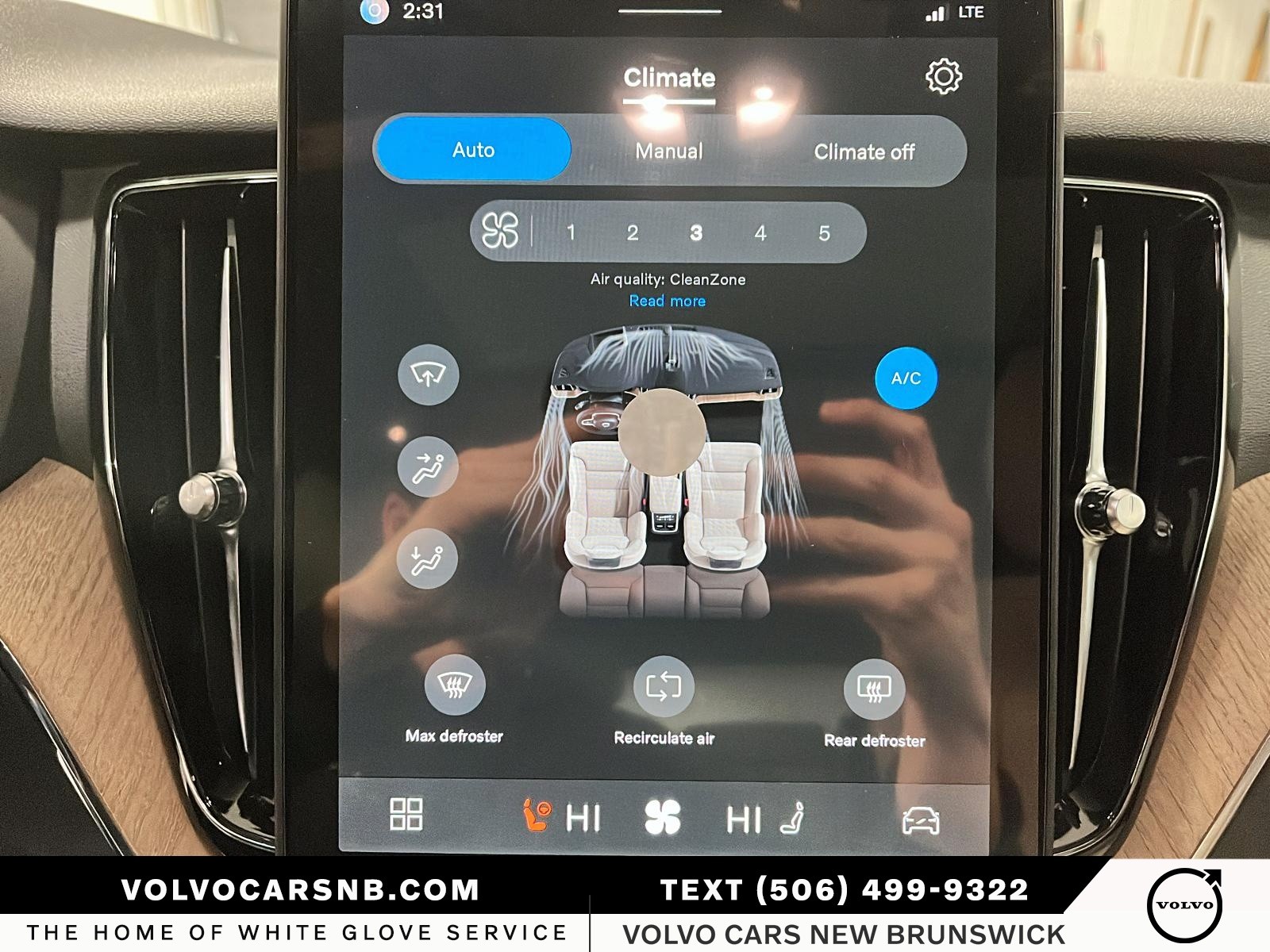 2026 Volvo XC60 B5 Core Dark Theme