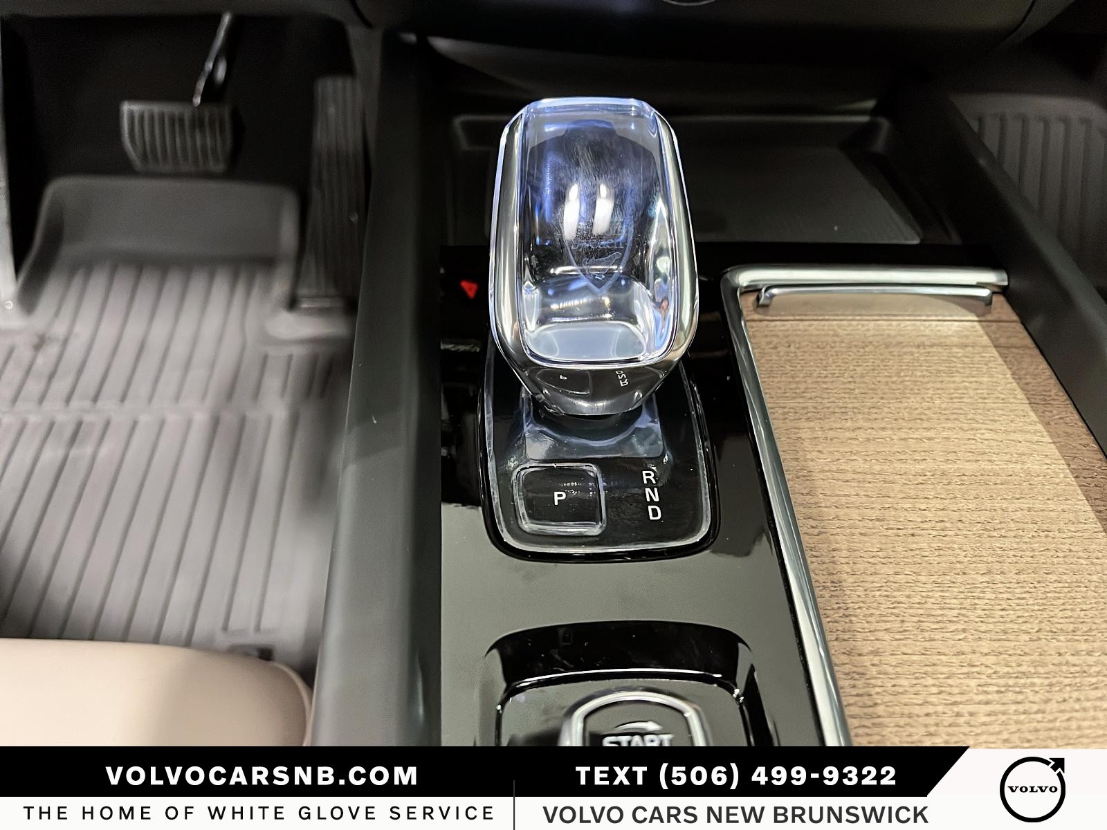 2026 Volvo XC60 B5 Core Dark Theme