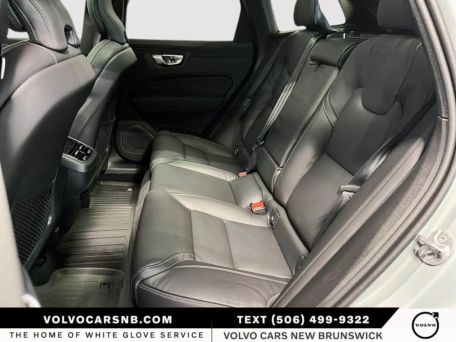 2026 Volvo XC60 B5 Ultra Black Edition