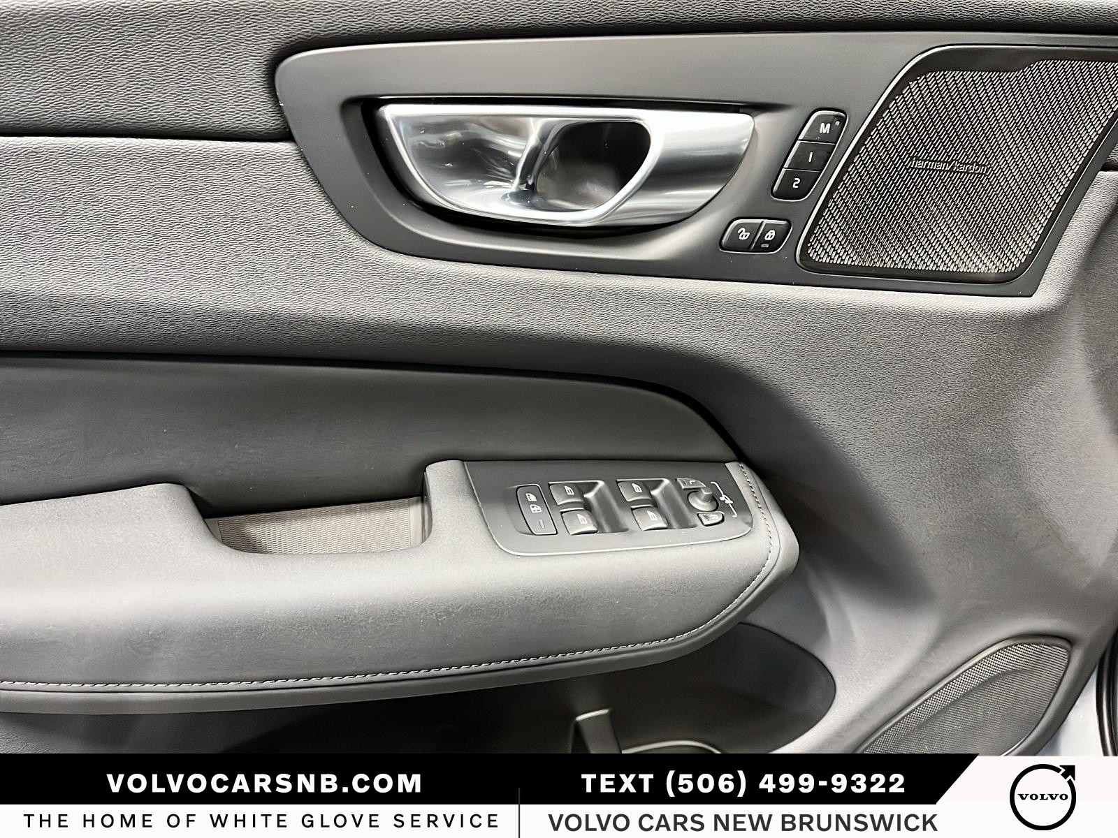 2026 Volvo XC60 B5 Ultra Black Edition