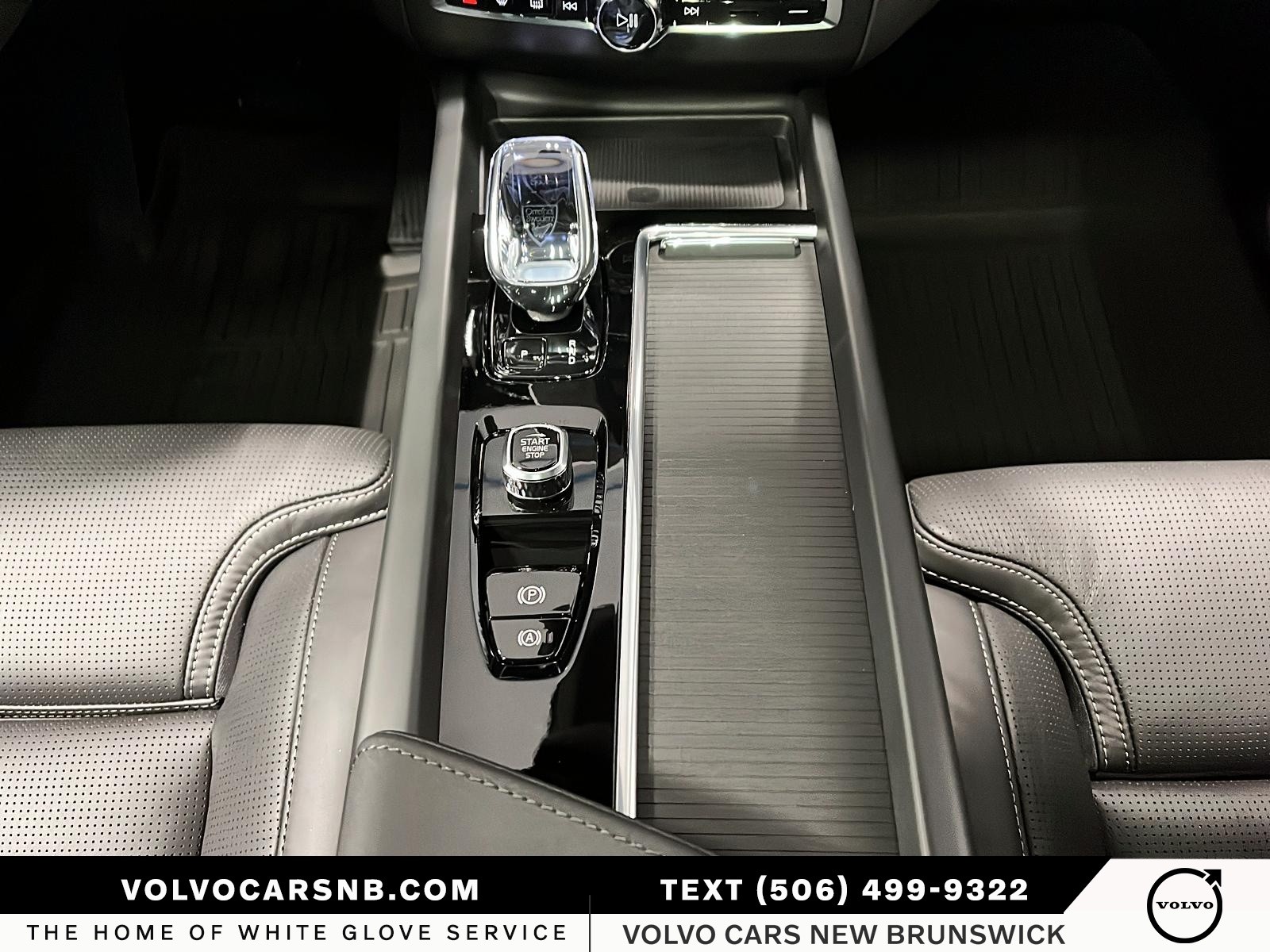 2026 Volvo XC60 B5 Ultra Black Edition