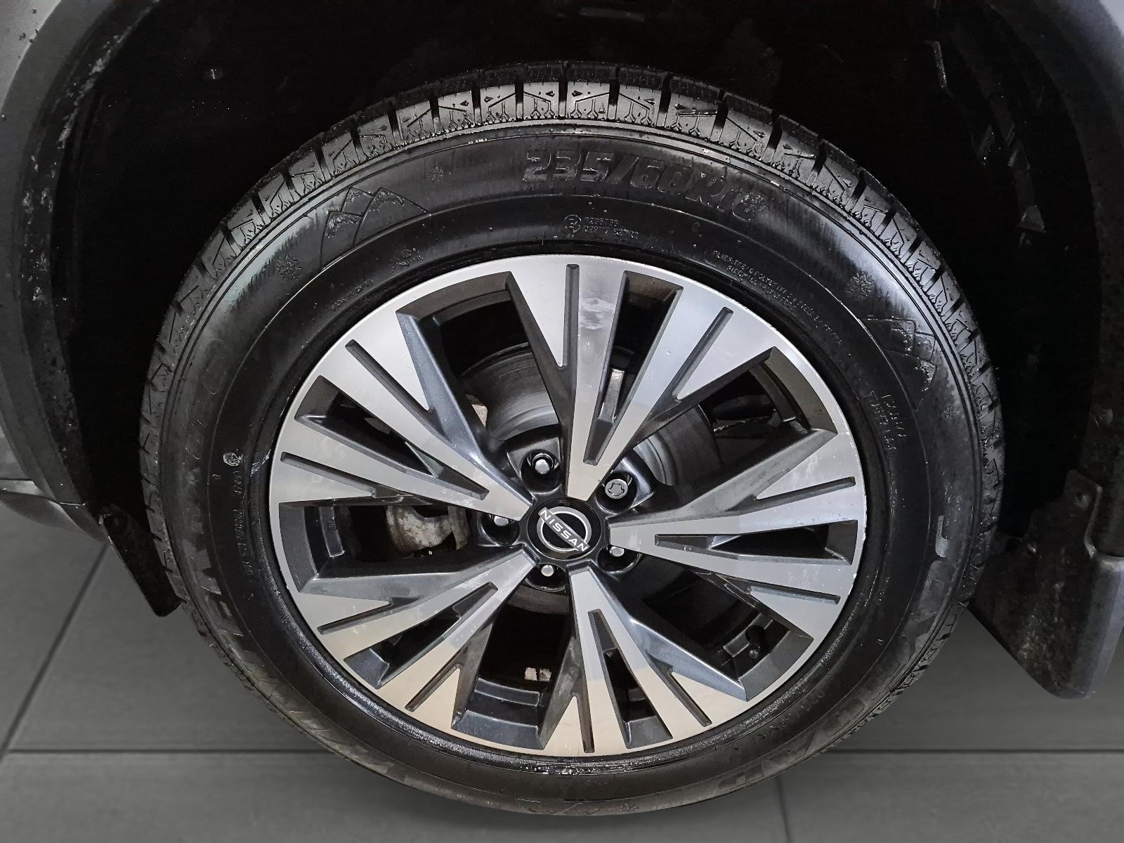 2023 Nissan Rogue SV Moonroof