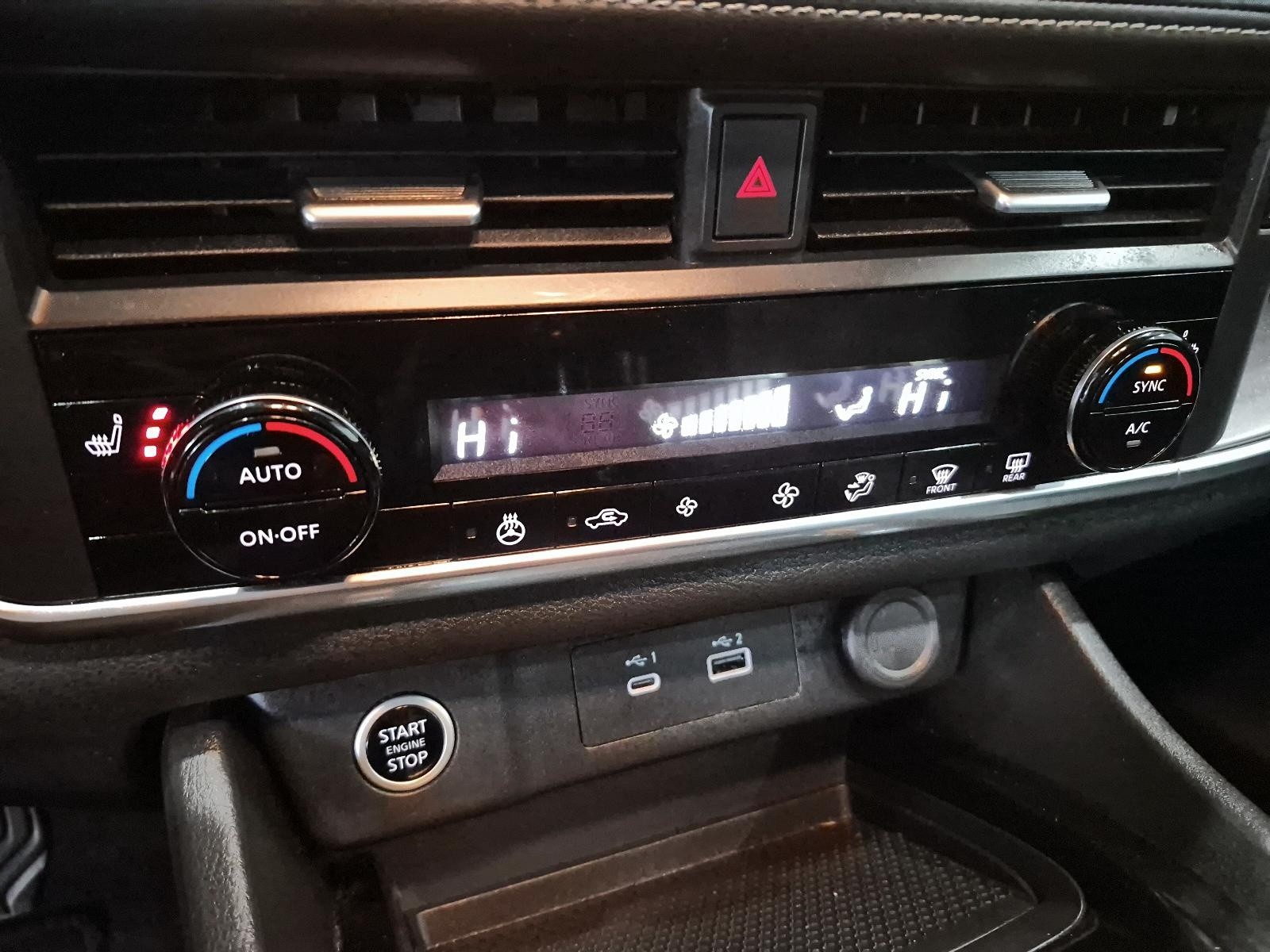 2023 Nissan Rogue SV Moonroof