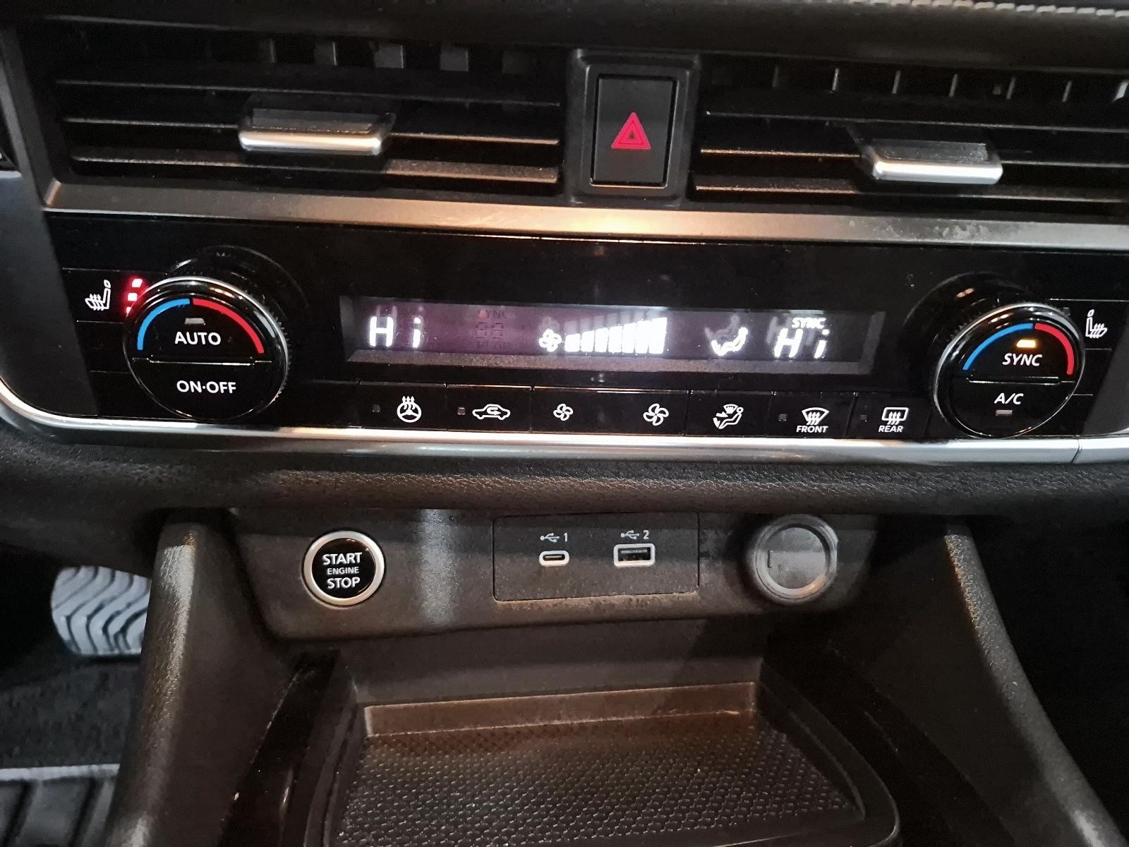 2023 Nissan Rogue SV Moonroof