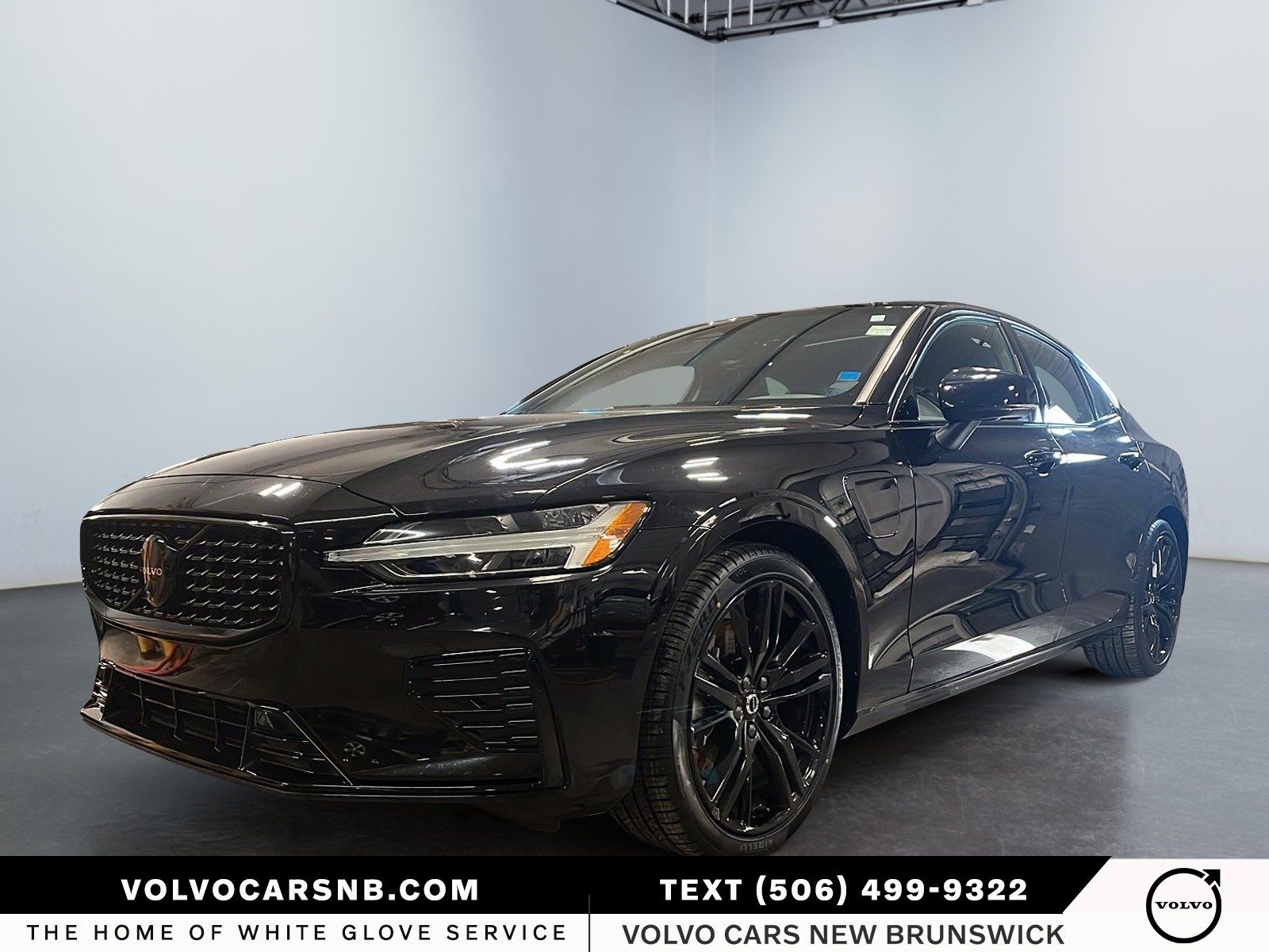 2025 Volvo S60 Plug-In Hybrid  T8 Ultra Black Edition