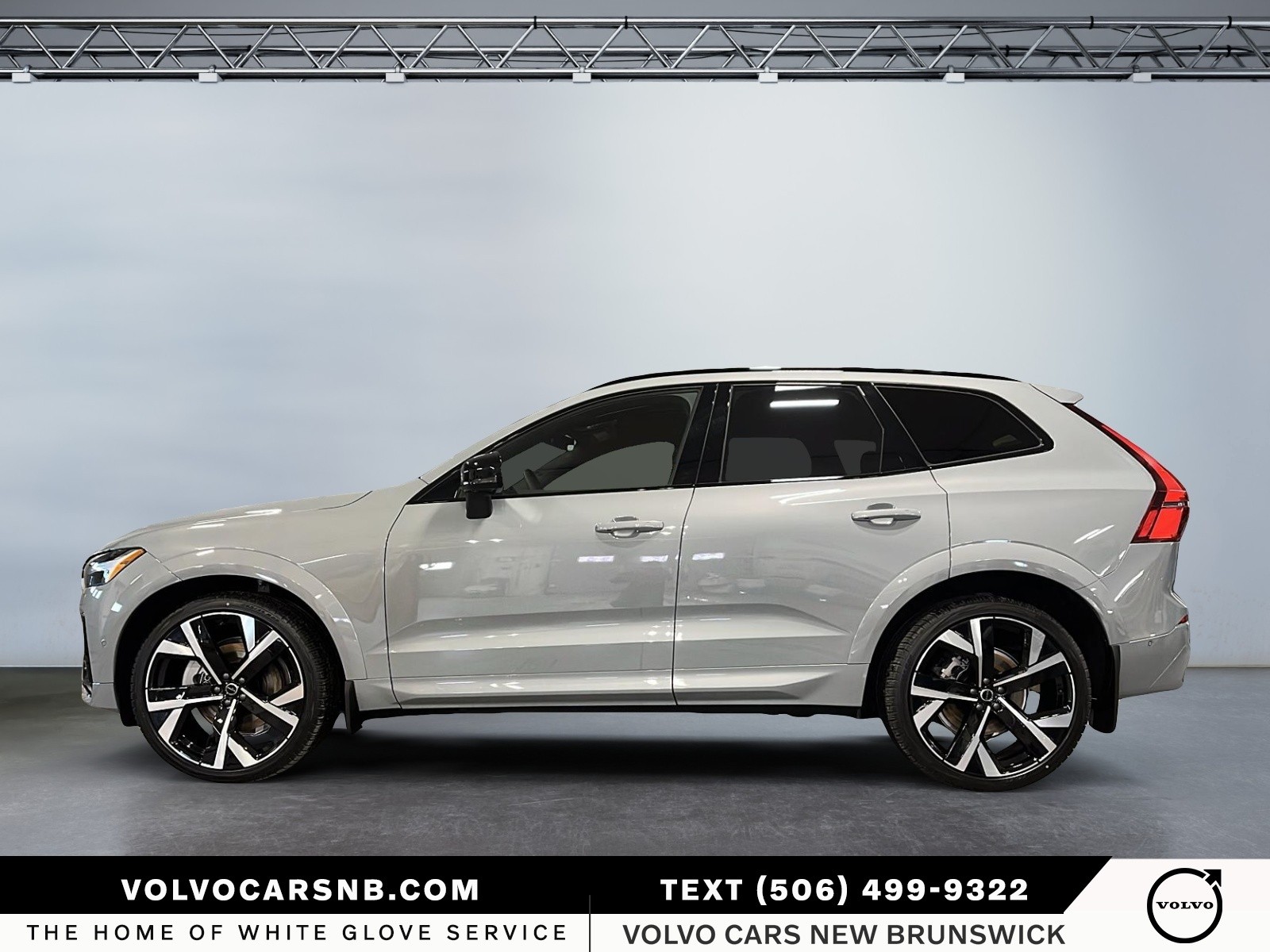 2026 Volvo XC60 B5 Ultra Dark Theme