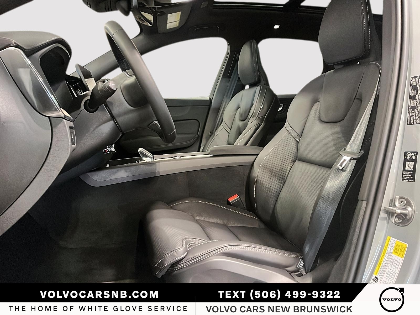 2026 Volvo XC60 B5 Ultra Dark Theme