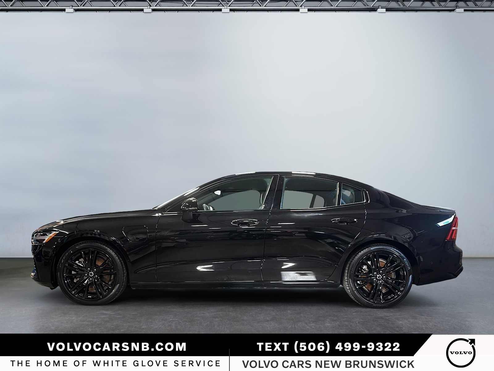 2025 Volvo S60 Plug-In Hybrid T8 Ultra Black Edition