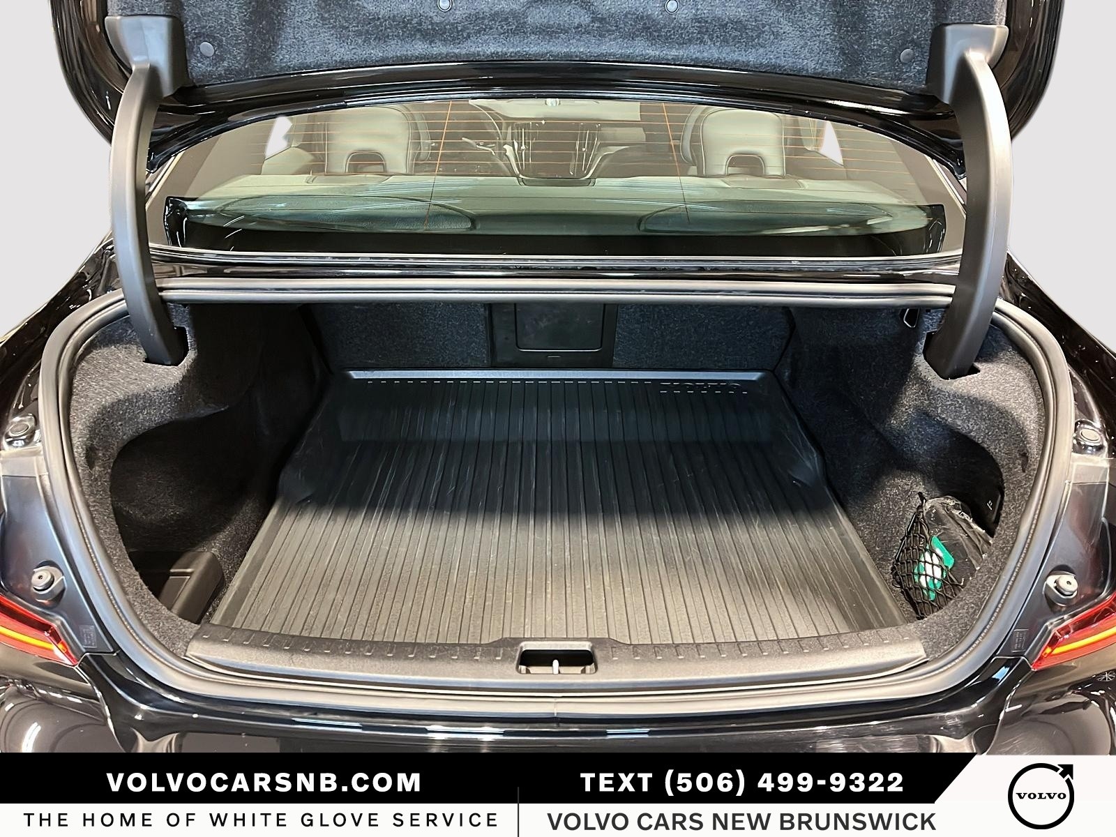 2025 Volvo S60 Plug-In Hybrid T8 Ultra Black Edition