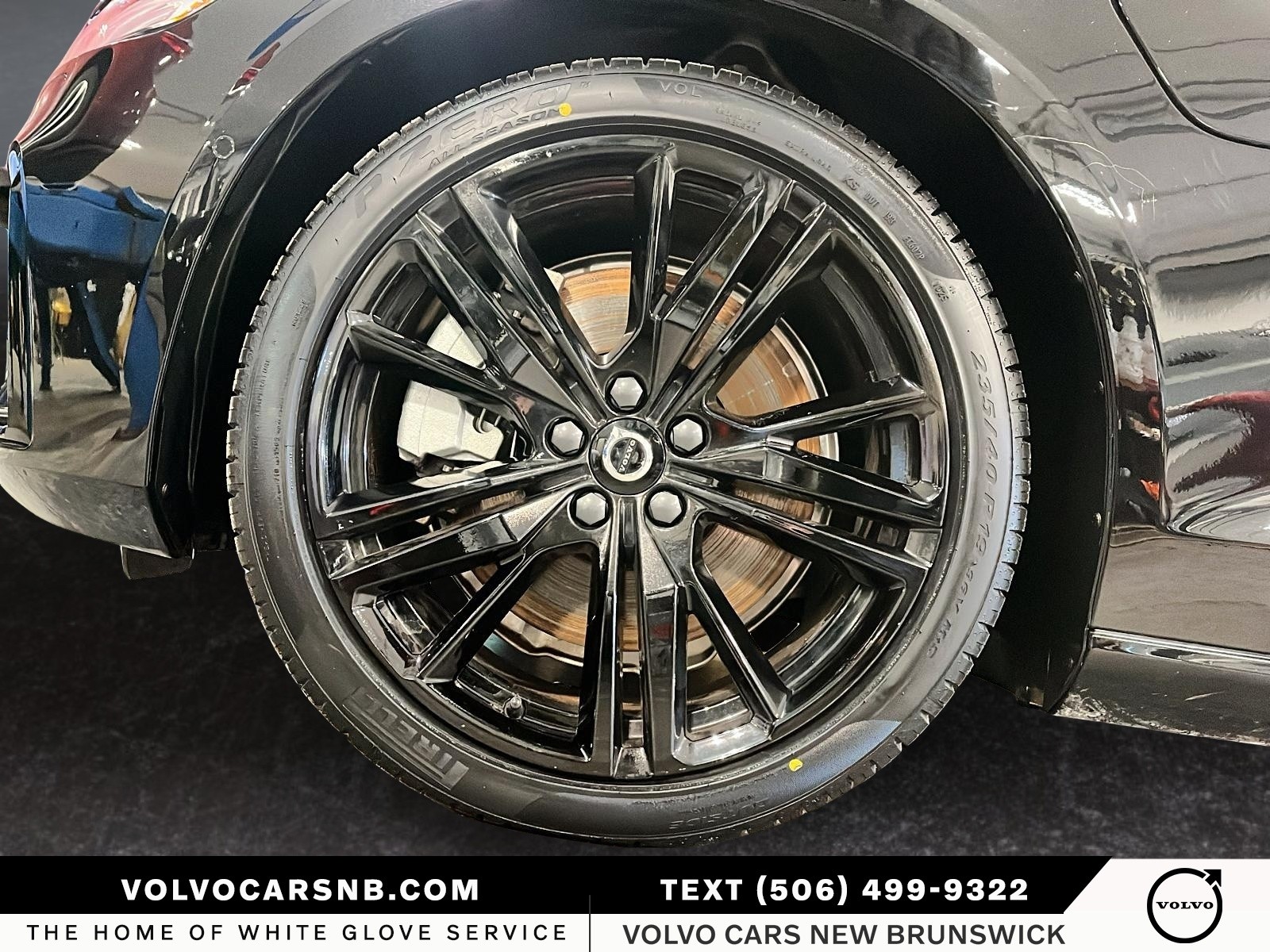 2025 Volvo S60 Plug-In Hybrid T8 Ultra Black Edition