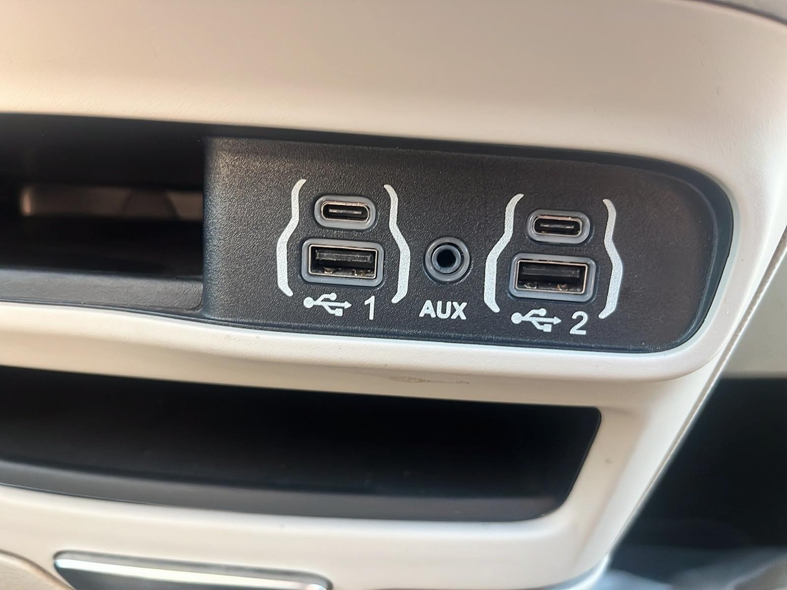 2023 Chrysler Pacifica Touring-L