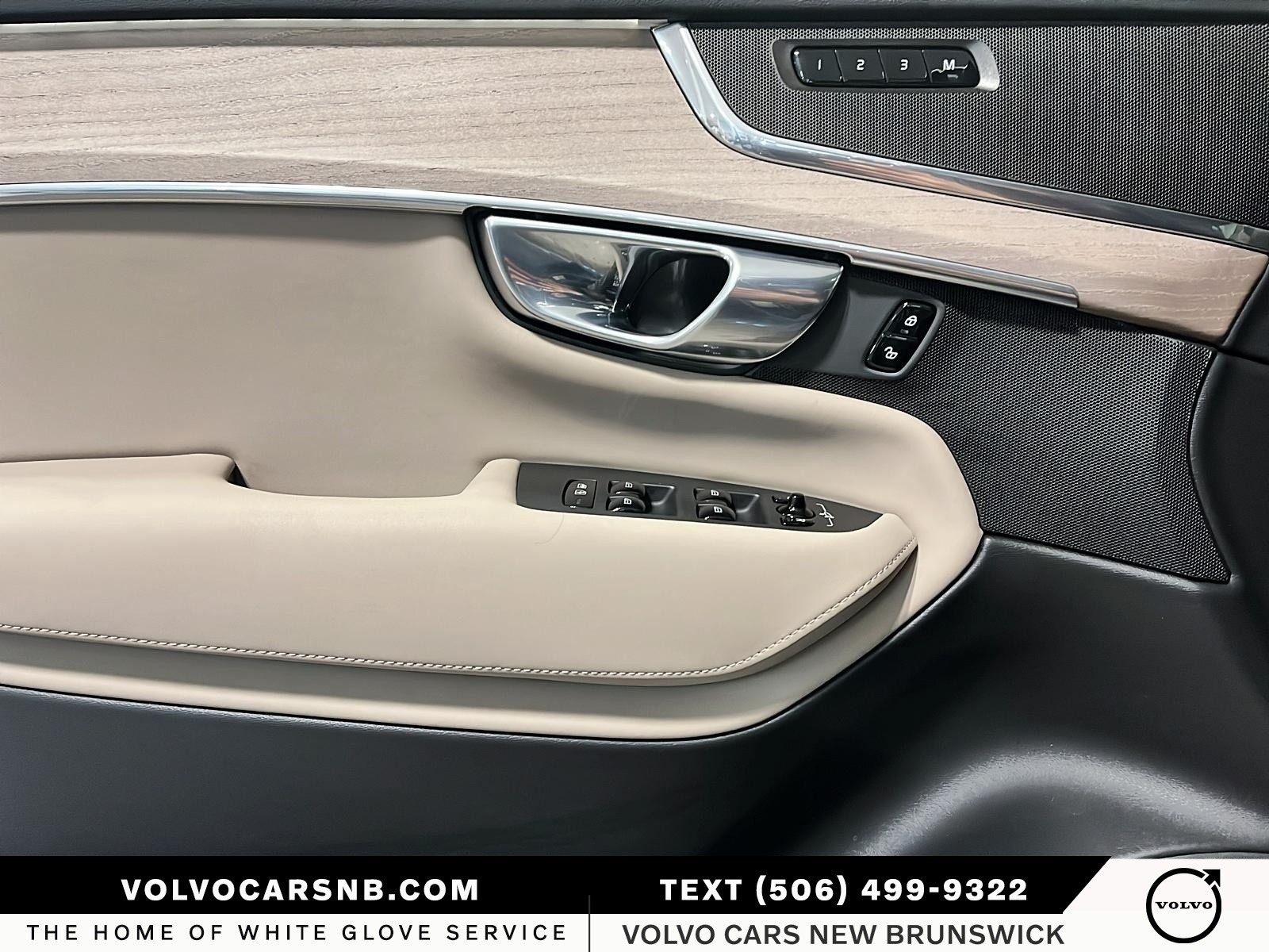 2025 Volvo XC90 B6 Core Bright Theme