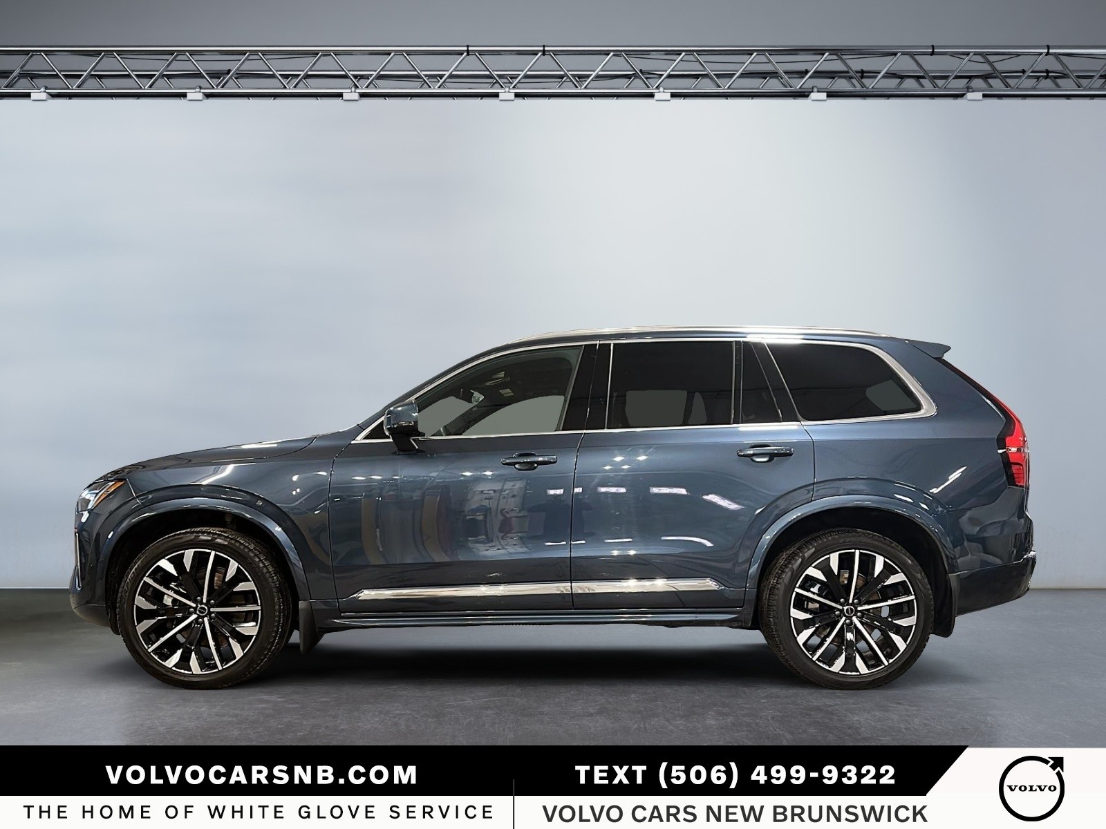 2025 Volvo XC90 B6 Core Bright Theme