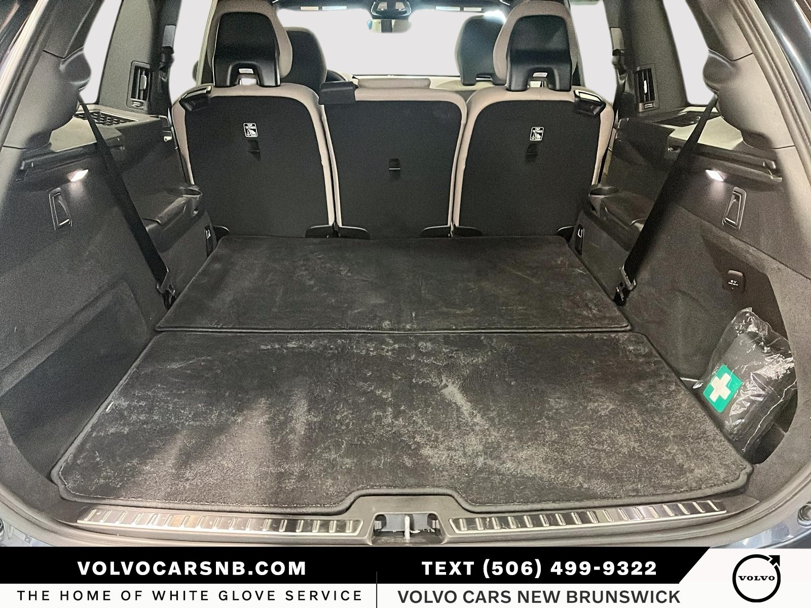 2025 Volvo XC90 B6 Core Bright Theme