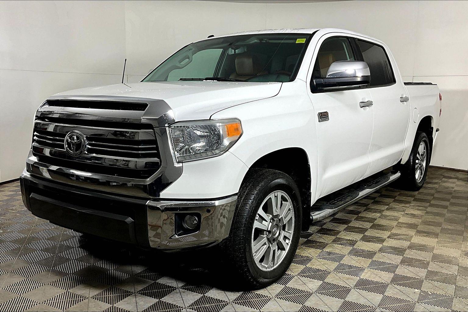 2017 Toyota Tundra Platinum CrewMax 5.7L 4WD