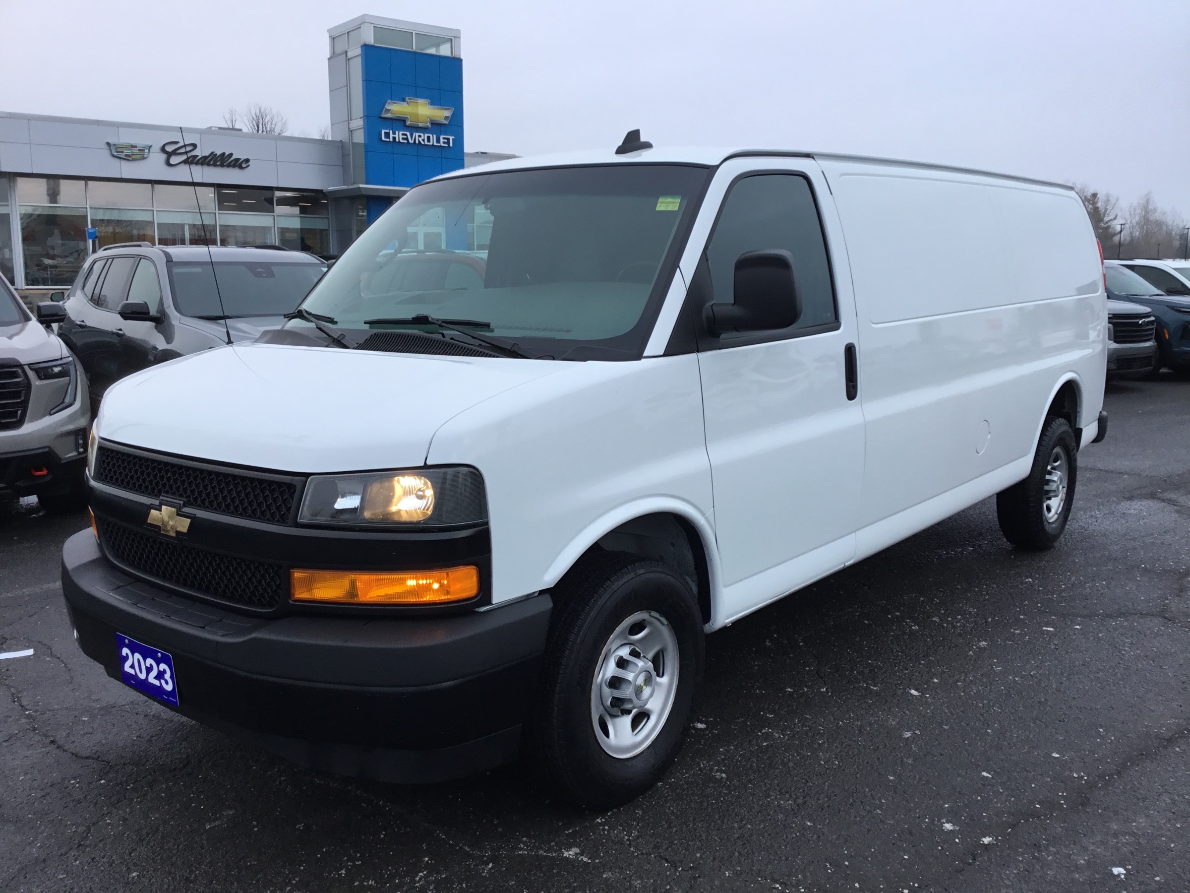 2023 Chevrolet Express Cargo 2500 Extended RWD