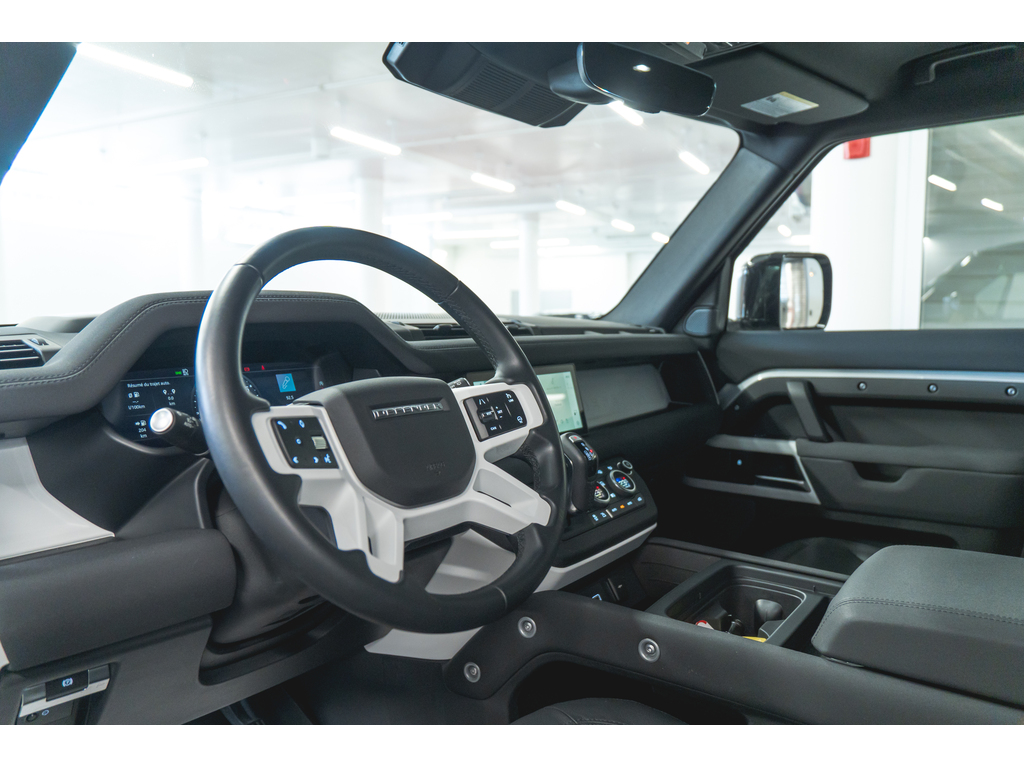 Land Rover Defender 2023
