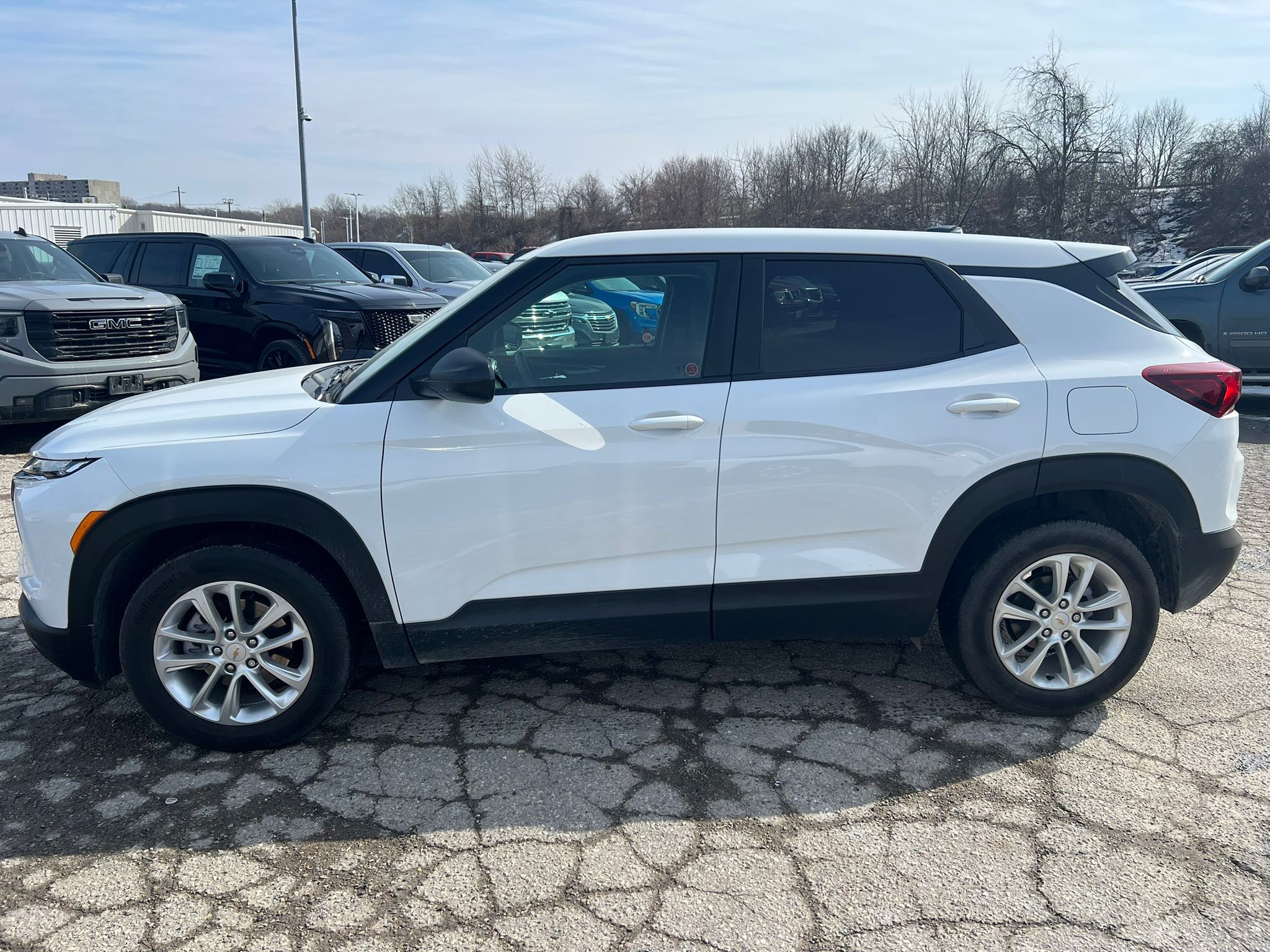 used 2025 Chevrolet TrailBlazer car, priced at $27,500