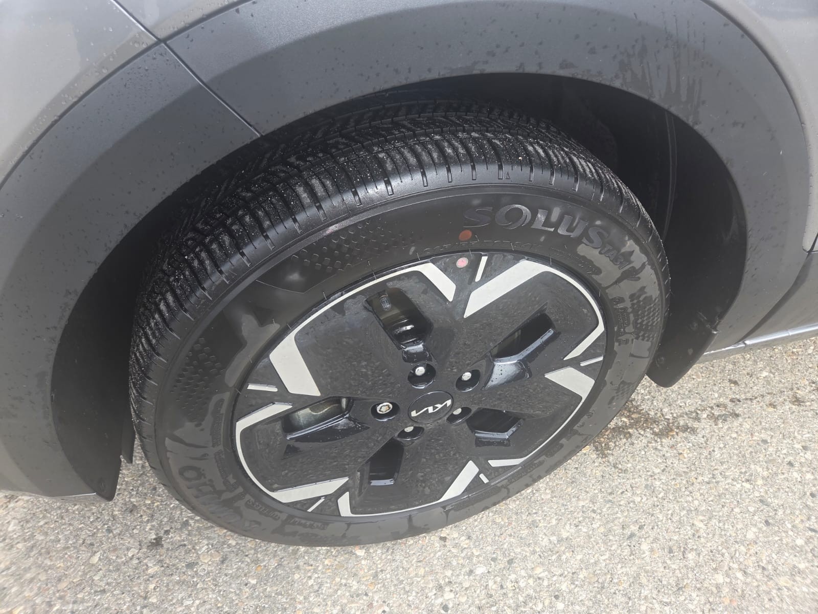 used 2025 Kia Niro EV car, priced at $37,100