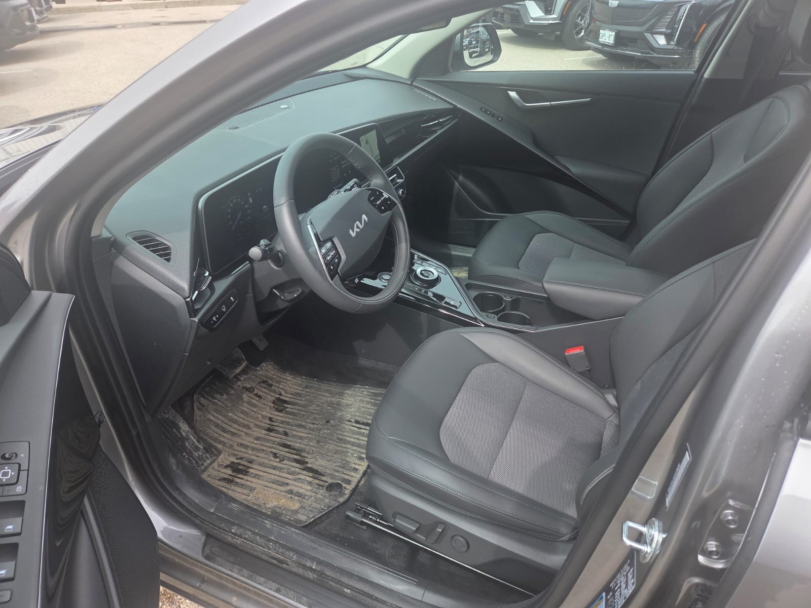 used 2025 Kia Niro EV car, priced at $37,100