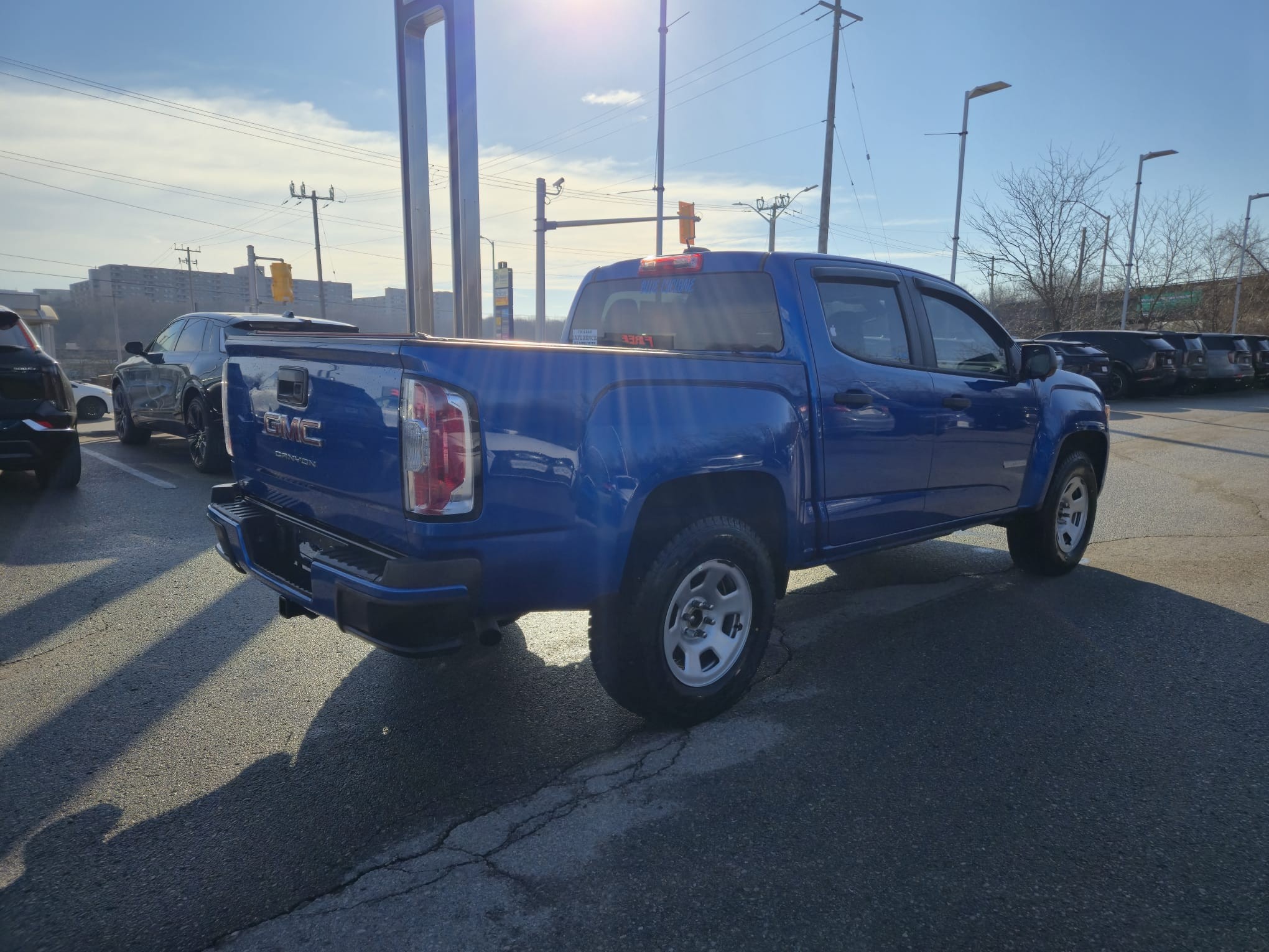 used 2022 GMC Canyon car, priced at $35,400