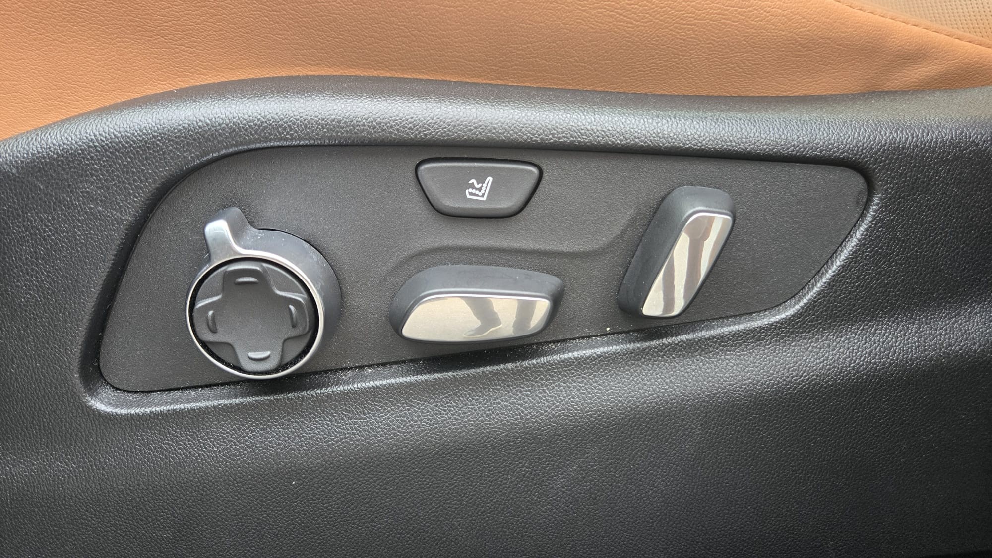 used 2023 Cadillac XT4 car, priced at $38,300