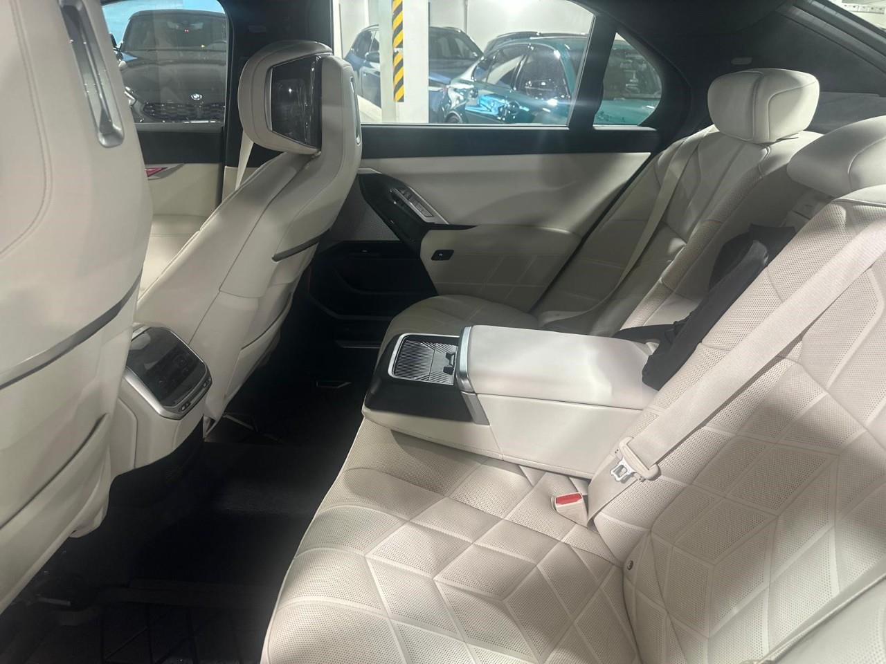 used 2024 BMW i7 car, priced at $110,034