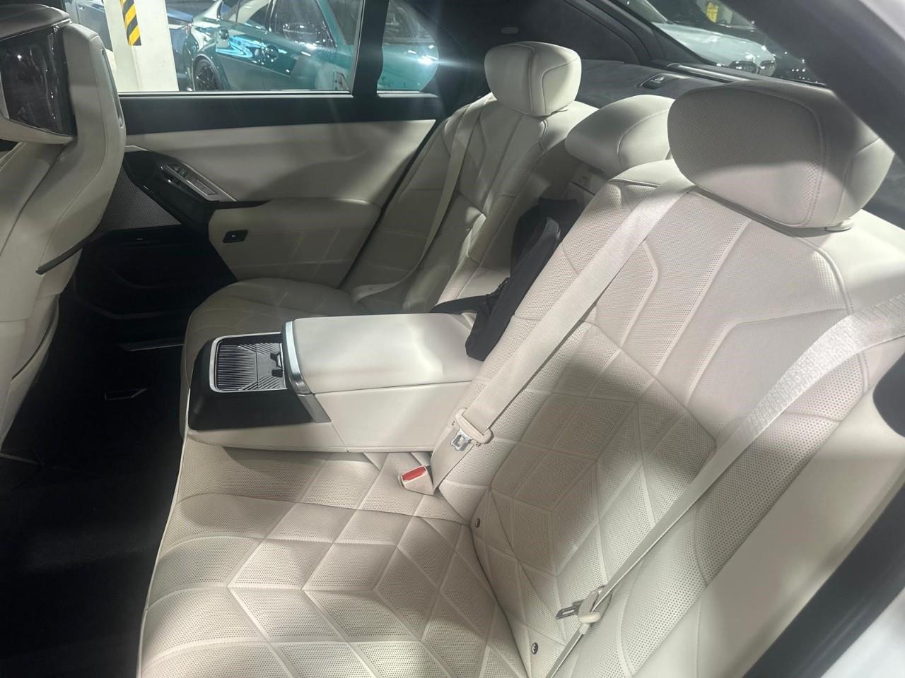 used 2024 BMW i7 car, priced at $110,034