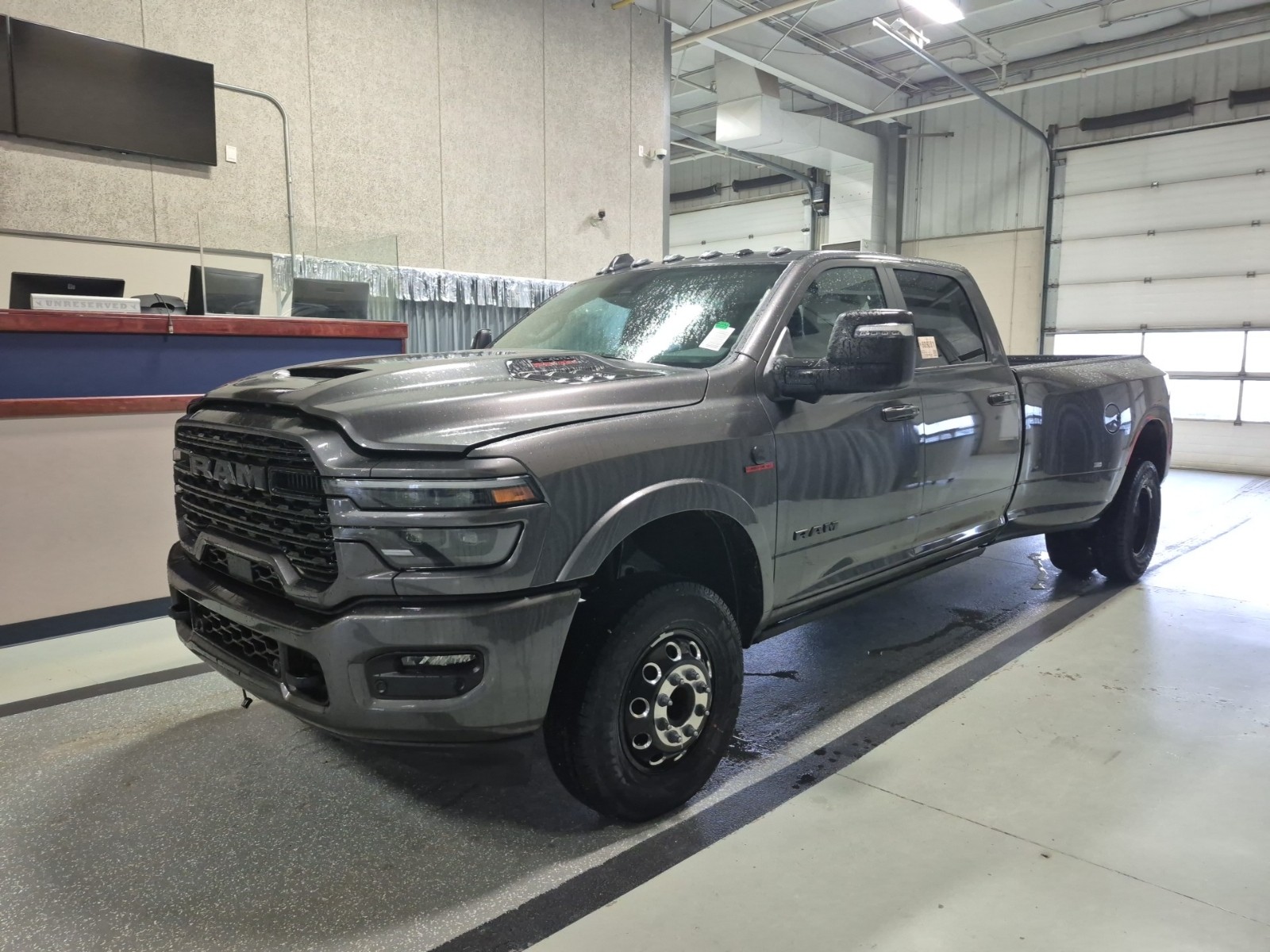 2026 RAM 3500 Limited Crew Cab LB DRW 4WD