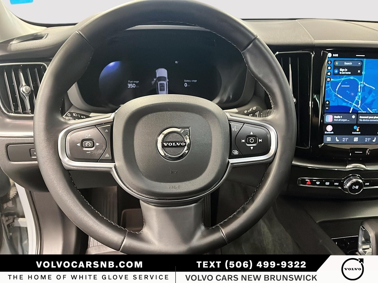 2025 Volvo XC60 Plug-In Hybrid T8 Core Dark Theme