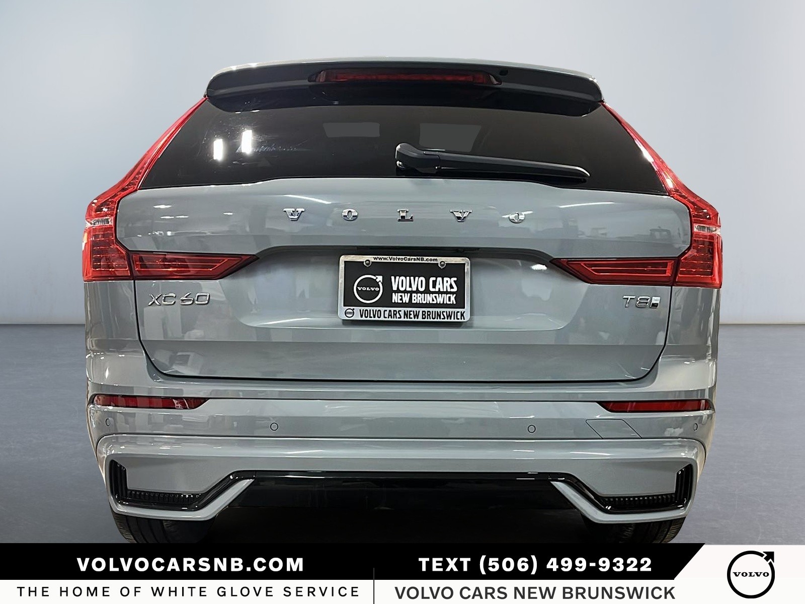 2025 Volvo XC60 Plug-In Hybrid T8 Core Dark Theme