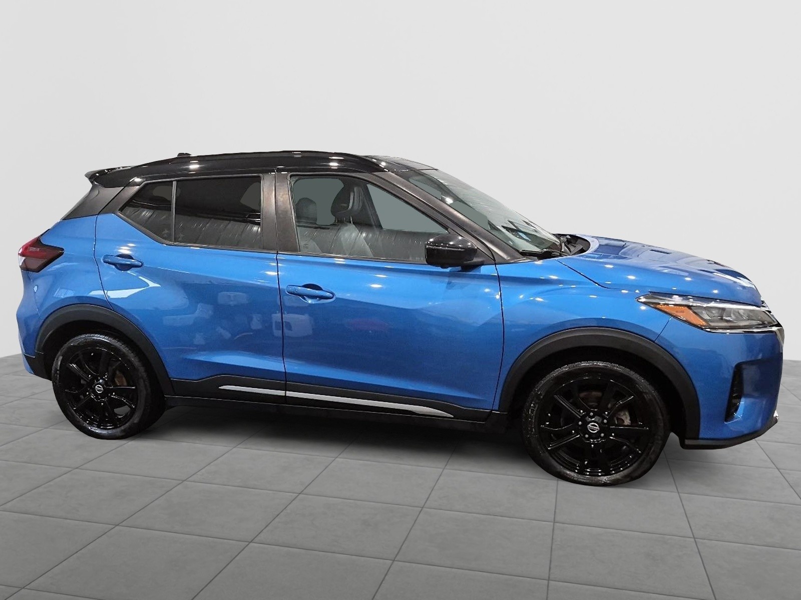 2021 Nissan Kicks SR