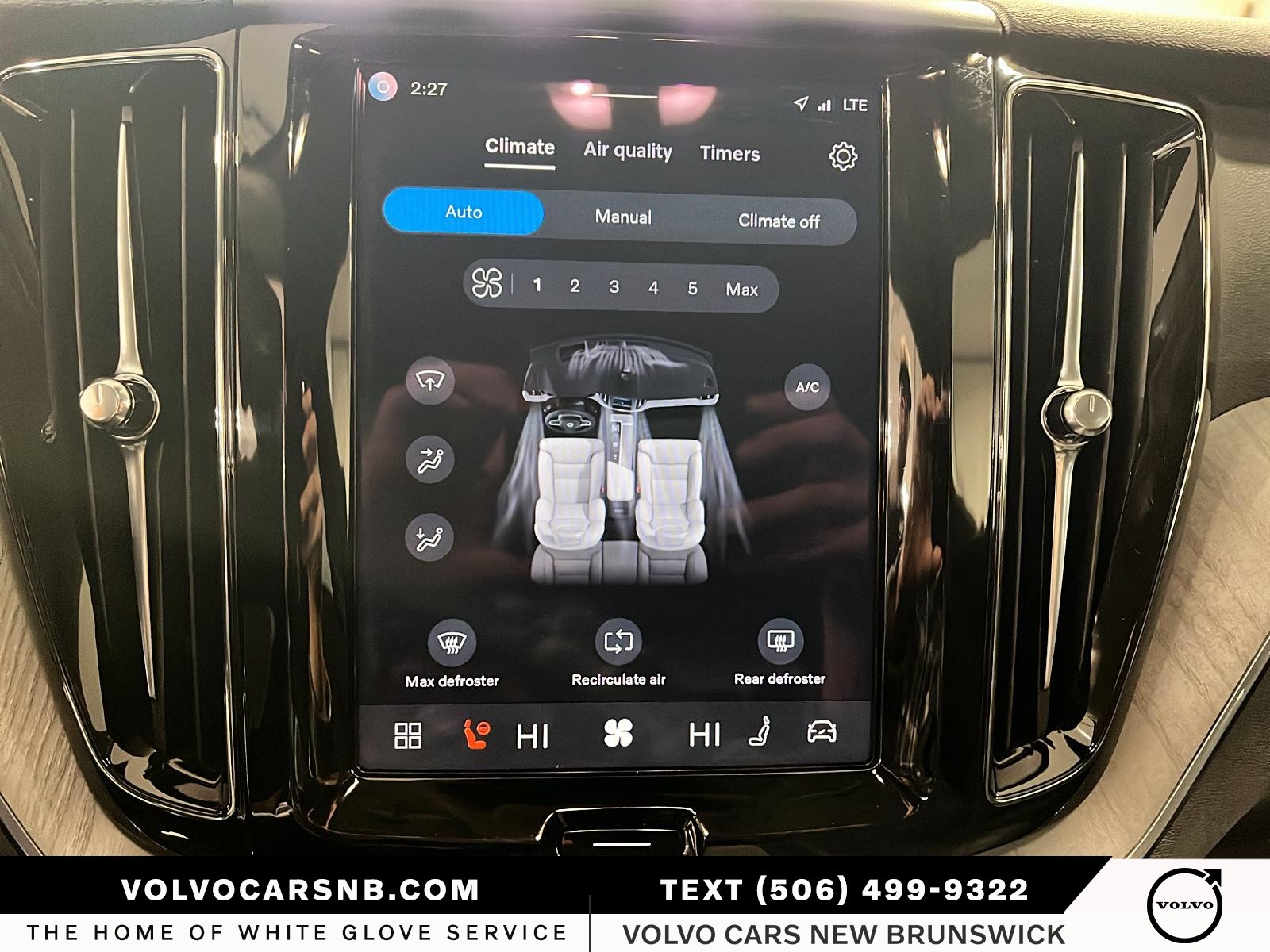 2025 Volvo XC60 B5 Plus Dark Theme