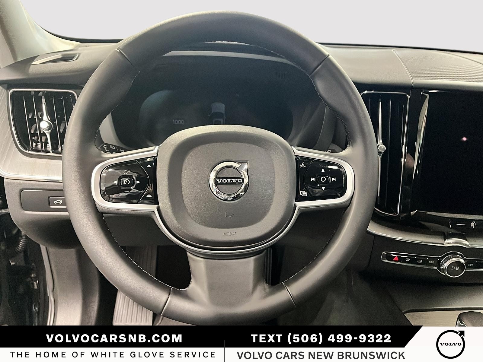 2025 Volvo XC60 B5 Plus Dark Theme