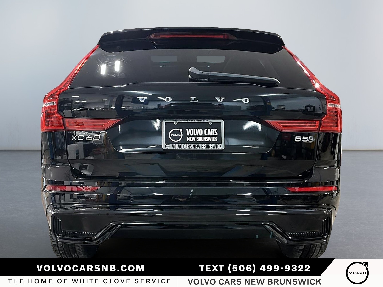 2025 Volvo XC60 B5 Plus Dark Theme