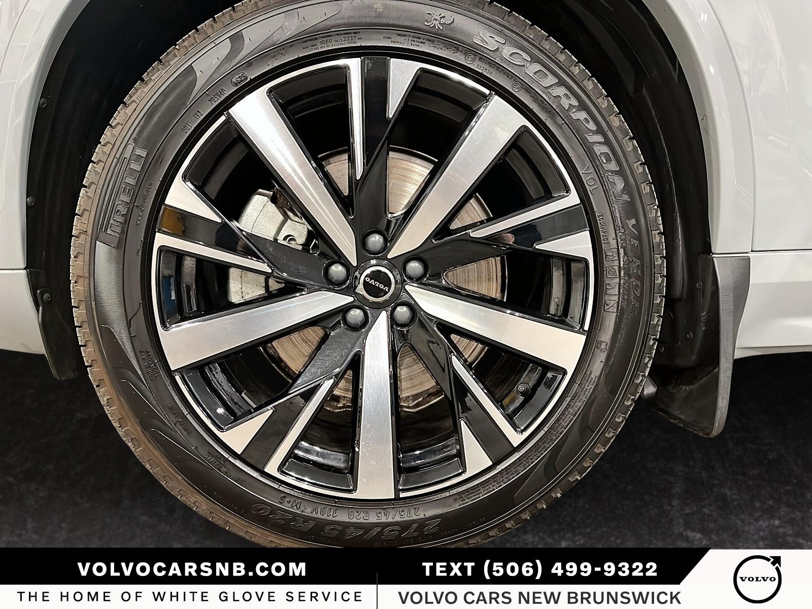 2026 Volvo XC90 B6 Core Bright Theme