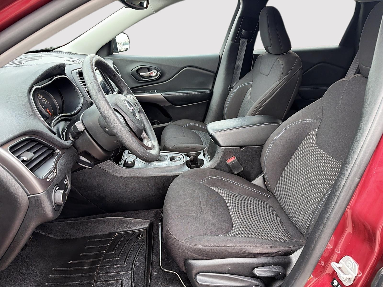 2022 Jeep Cherokee Sport