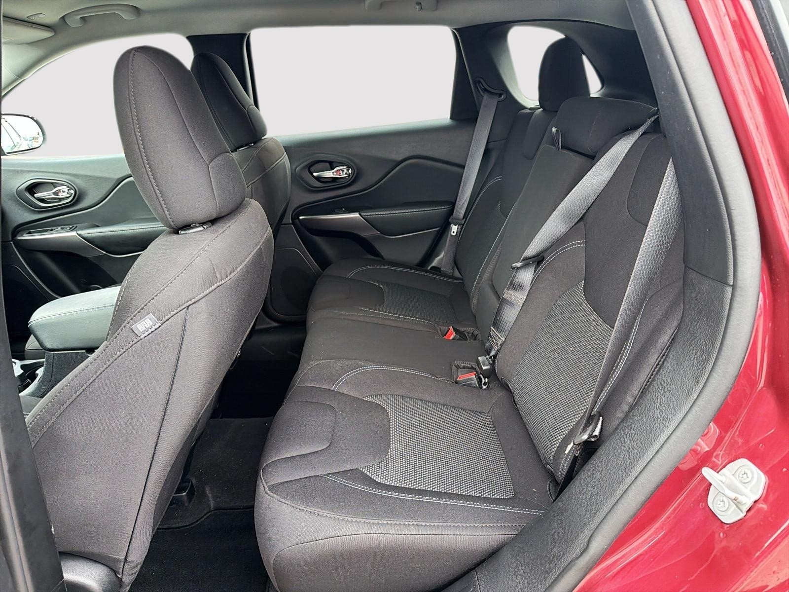 2022 Jeep Cherokee Sport