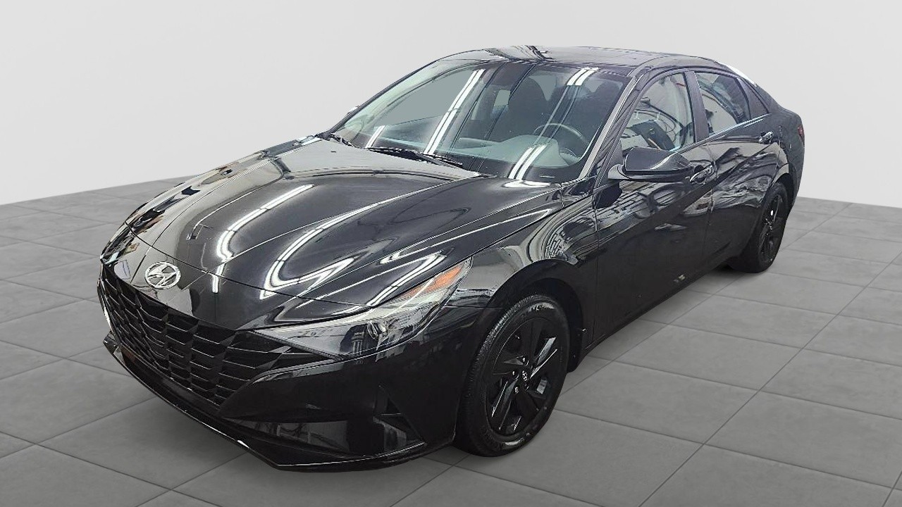 2023 Hyundai Elantra  Preferred w/Tech Package