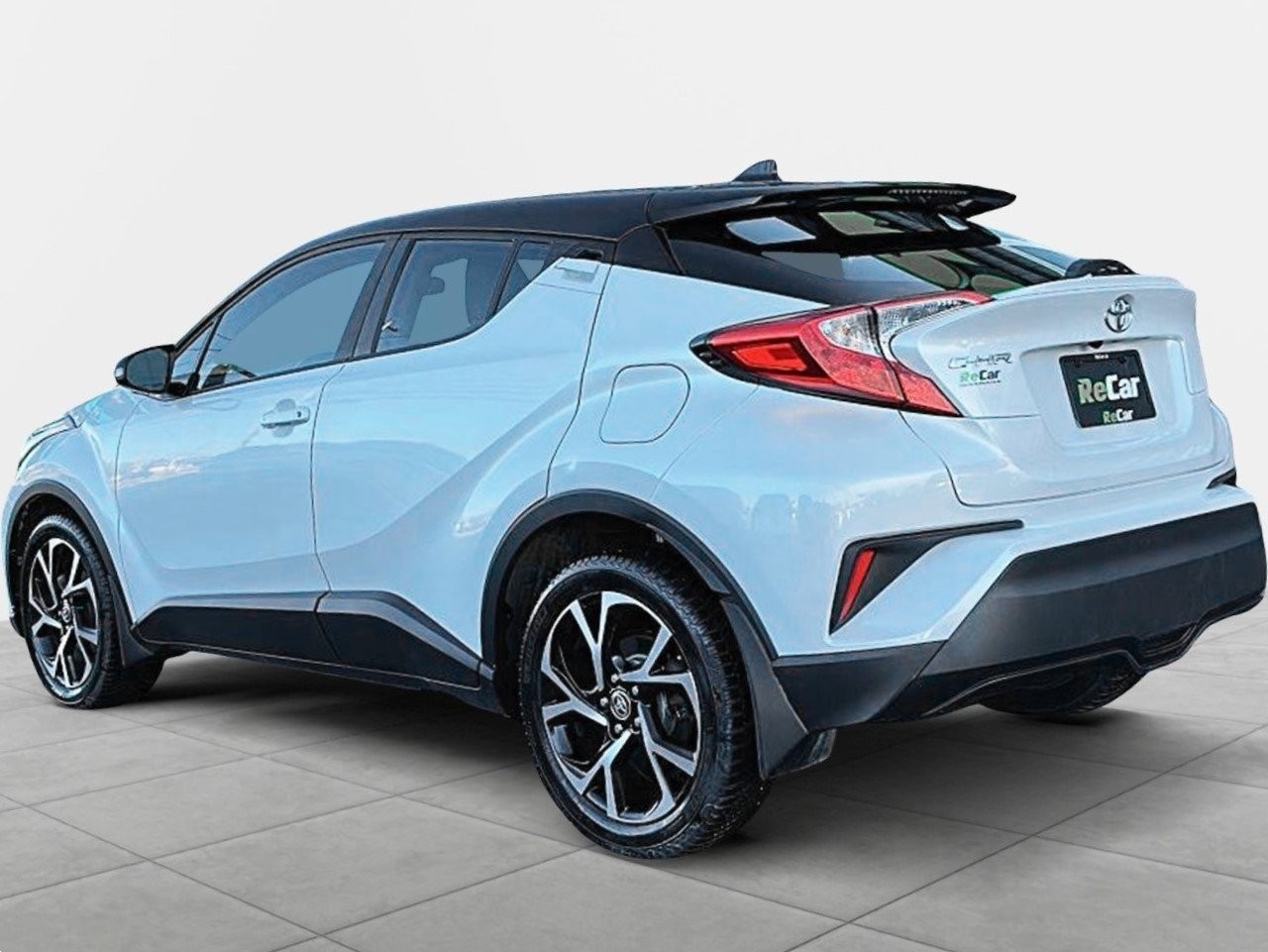 2022 Toyota C-HR XLE Premium