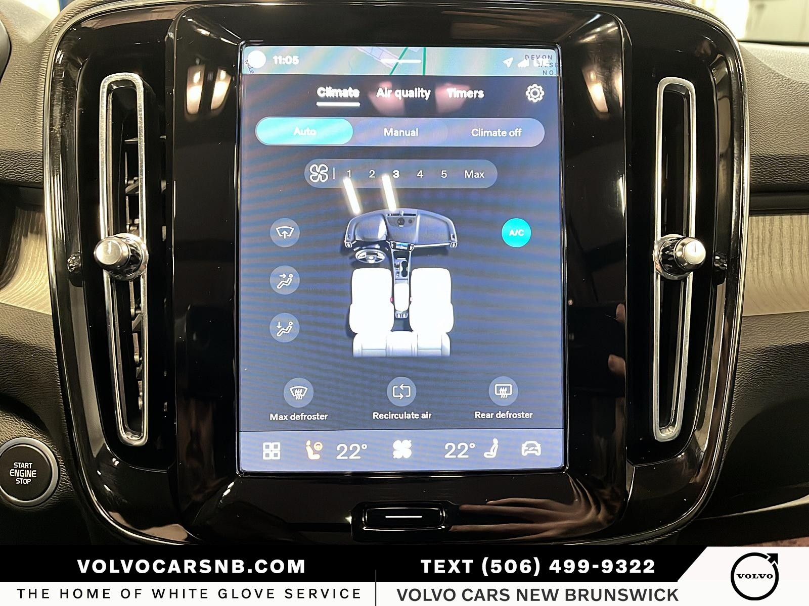 2025 Volvo XC40 B5 Plus Dark Theme