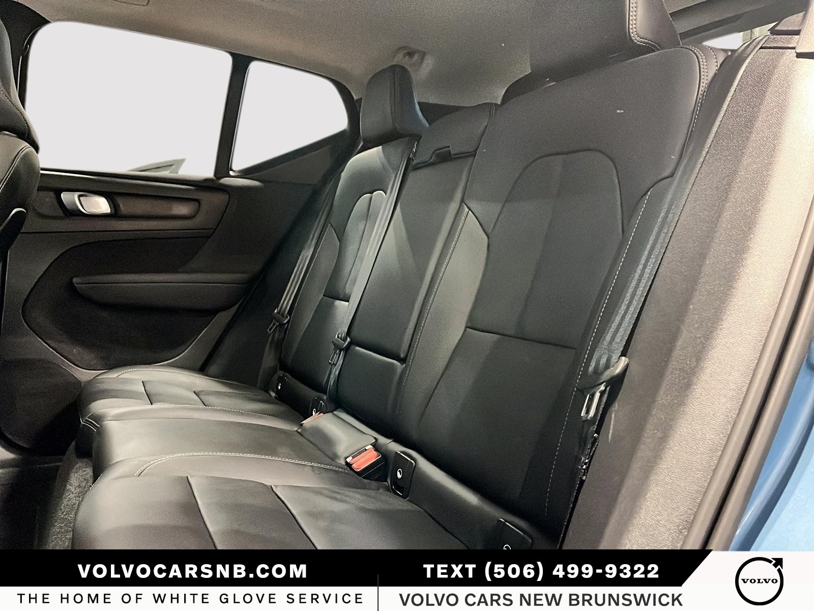 2025 Volvo XC40 B5 Plus Dark Theme