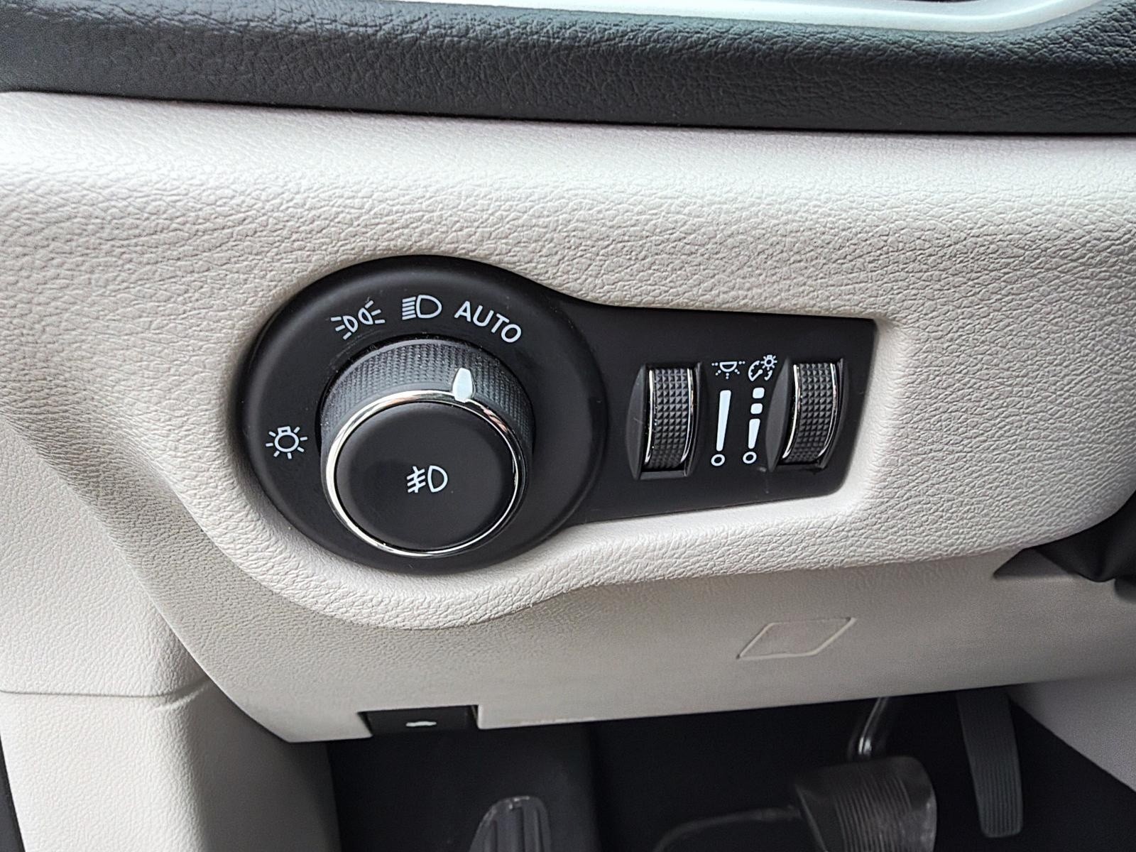 2023 Chrysler Pacifica Touring-L