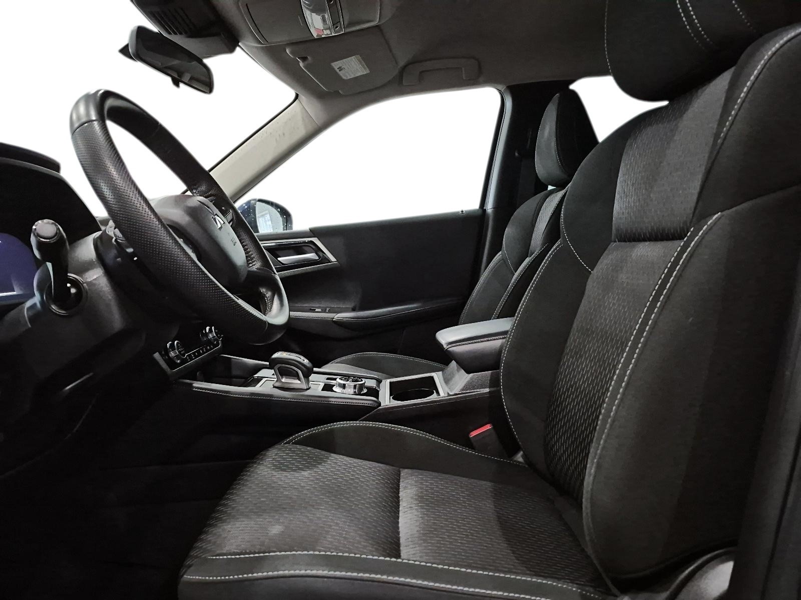 2023 Mitsubishi Outlander Plug-In Hybrid ES